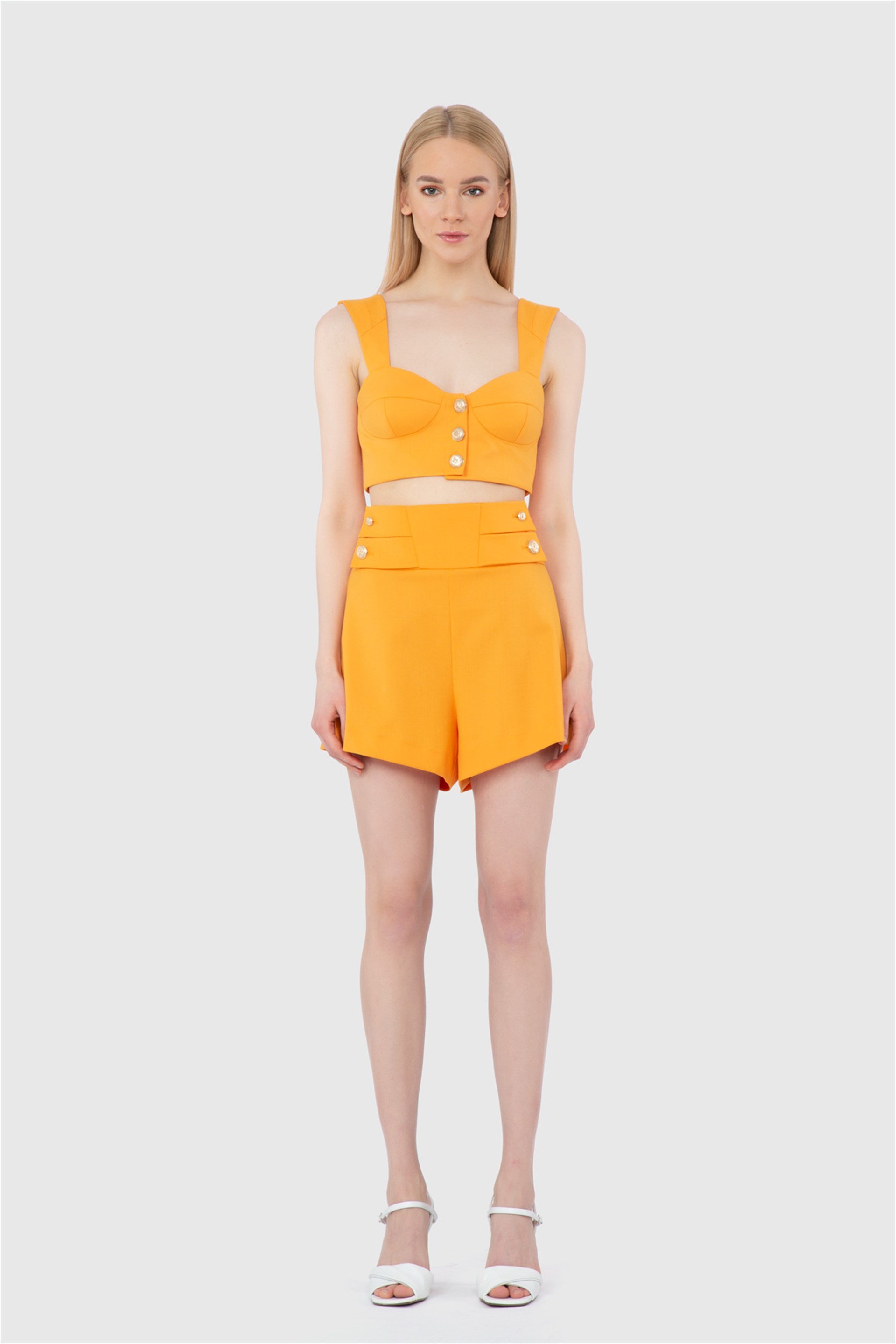 Metalik Düğme Detaylı Yüksel Bel Turuncu Şort