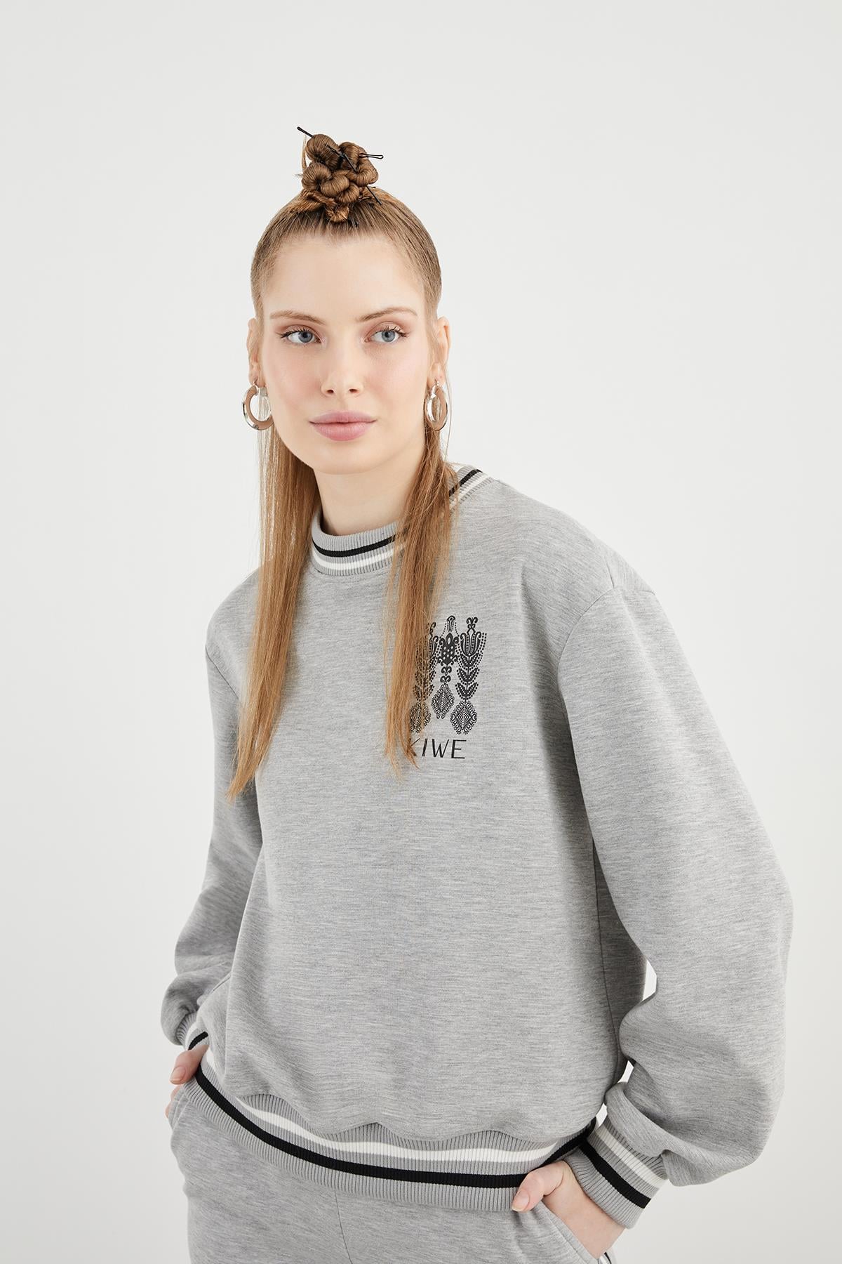 Ribbed and Print Detail Side Slit Comfort Fit Black Tracksuit Set