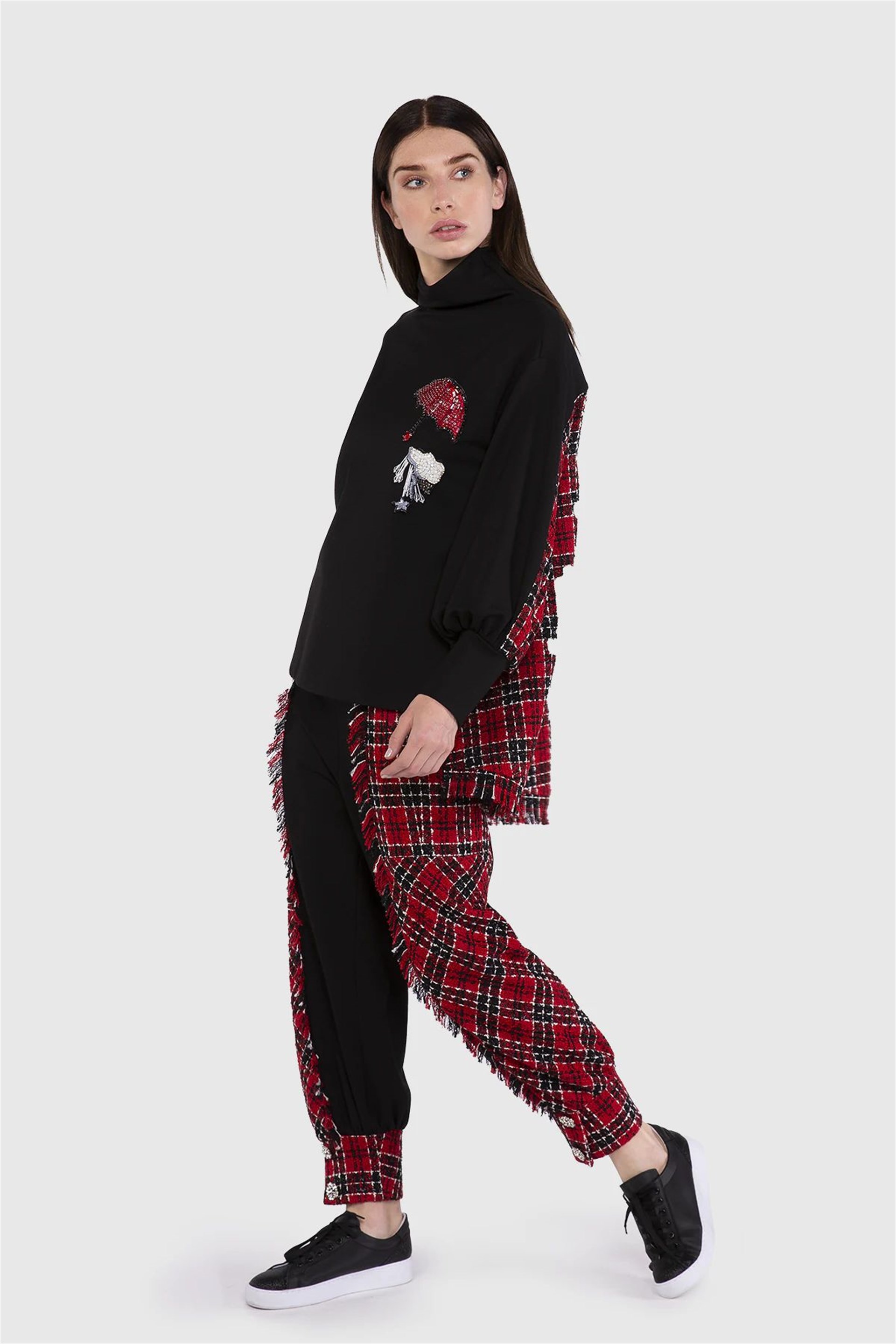 Nakış Detaylı Arkası Tweed Kumaş Siyah Sweatshirt