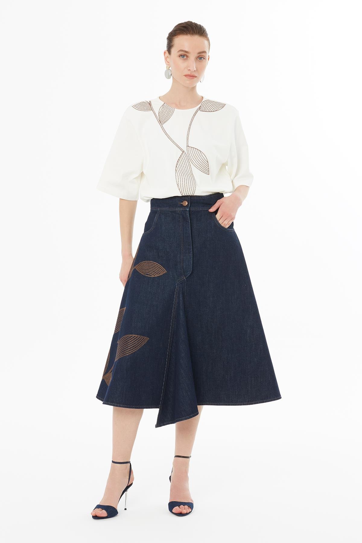 Nakış Detaylı Asimetrik Denim Etek