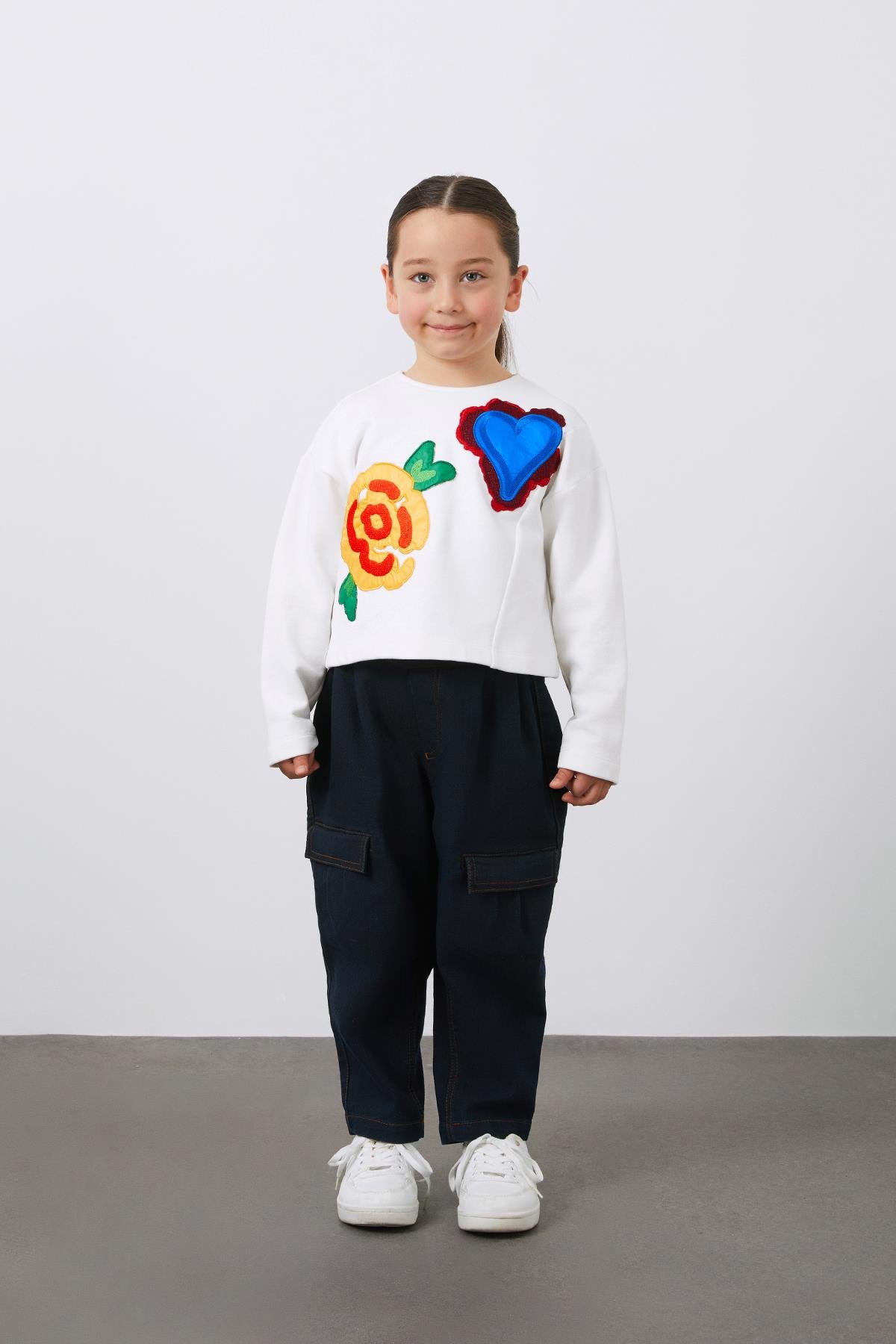 Nakış Detaylı Ekru Kız Çocuk Sweatshirt