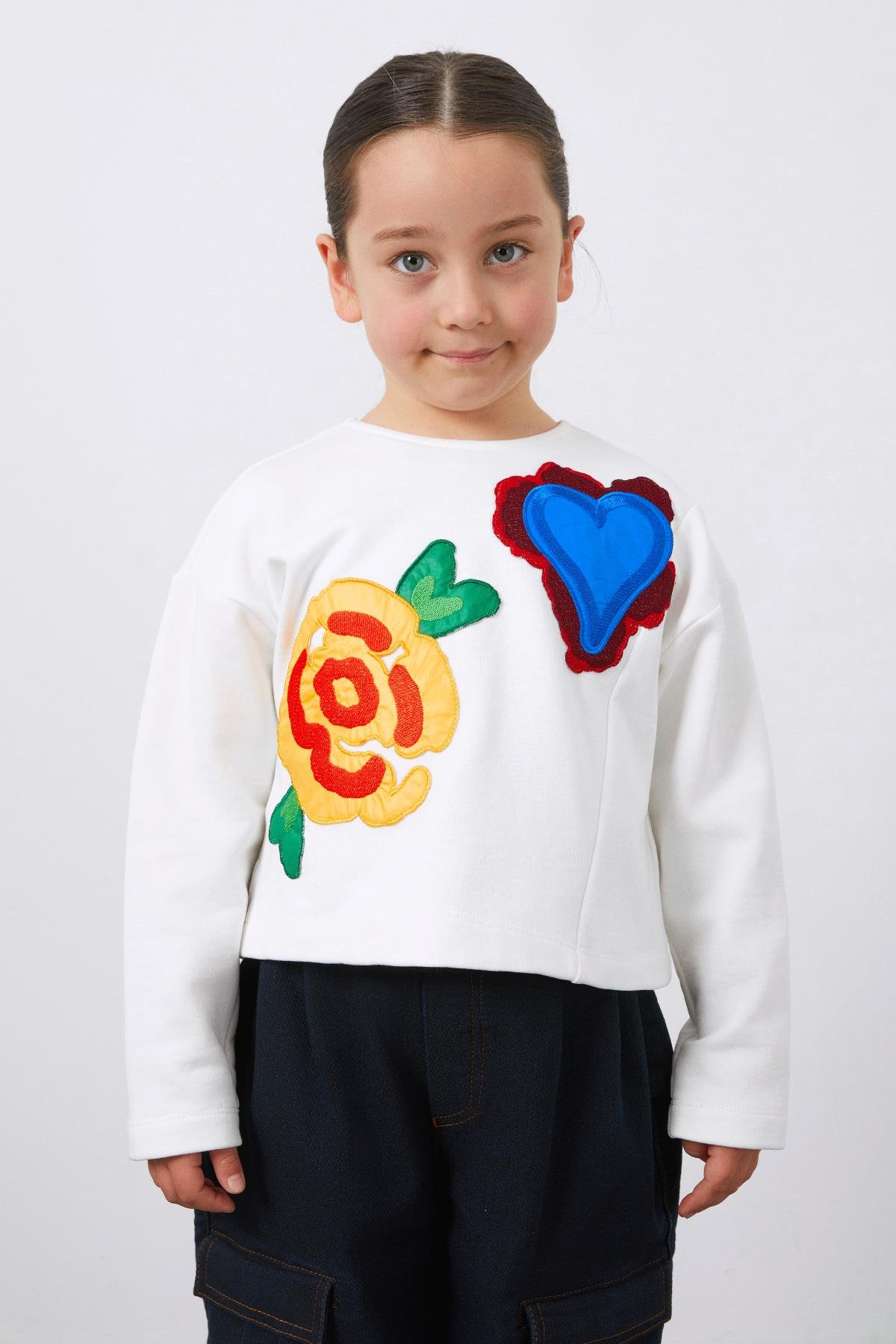 Nakış Detaylı Ekru Kız Çocuk Sweatshirt