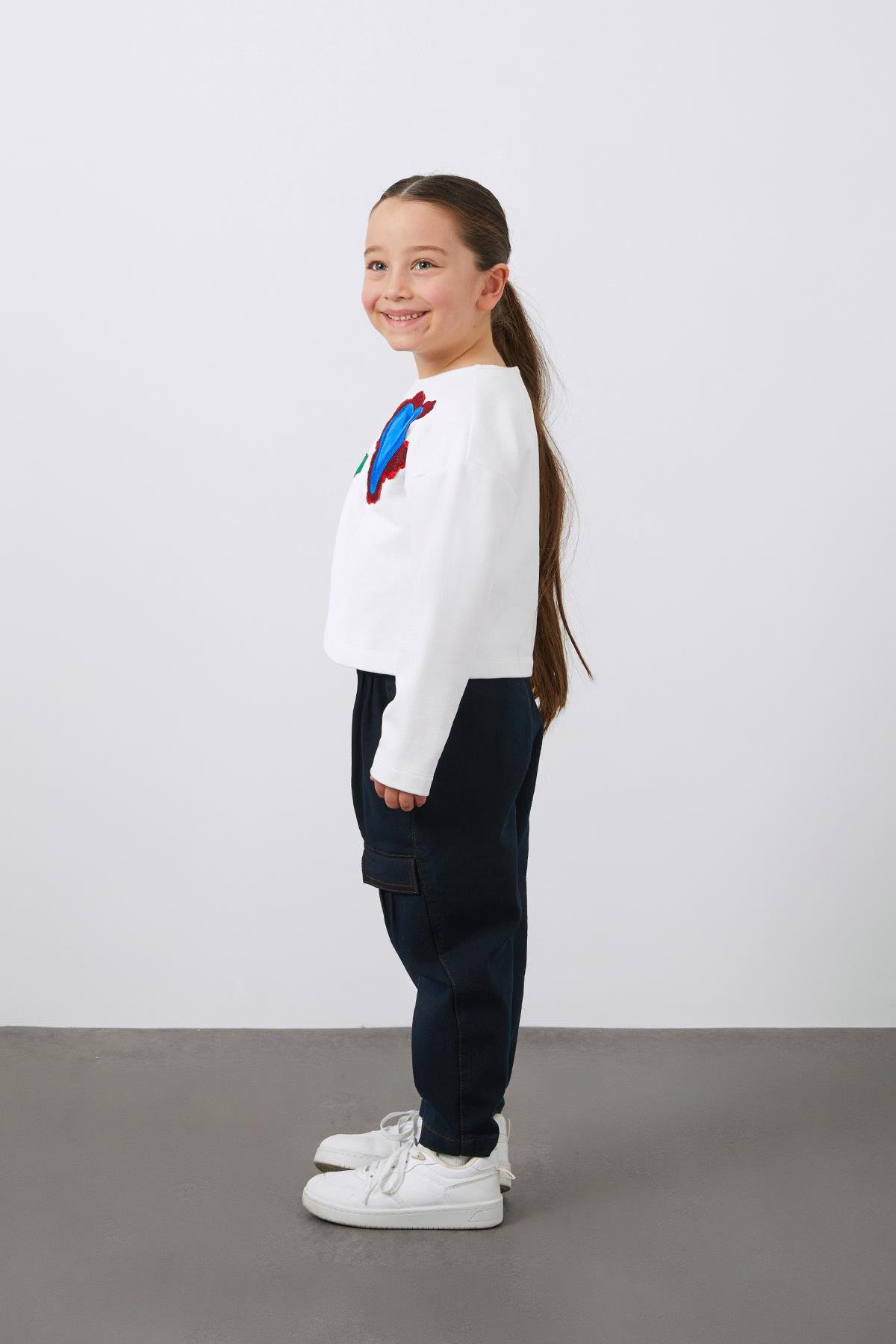 Nakış Detaylı Ekru Kız Çocuk Sweatshirt