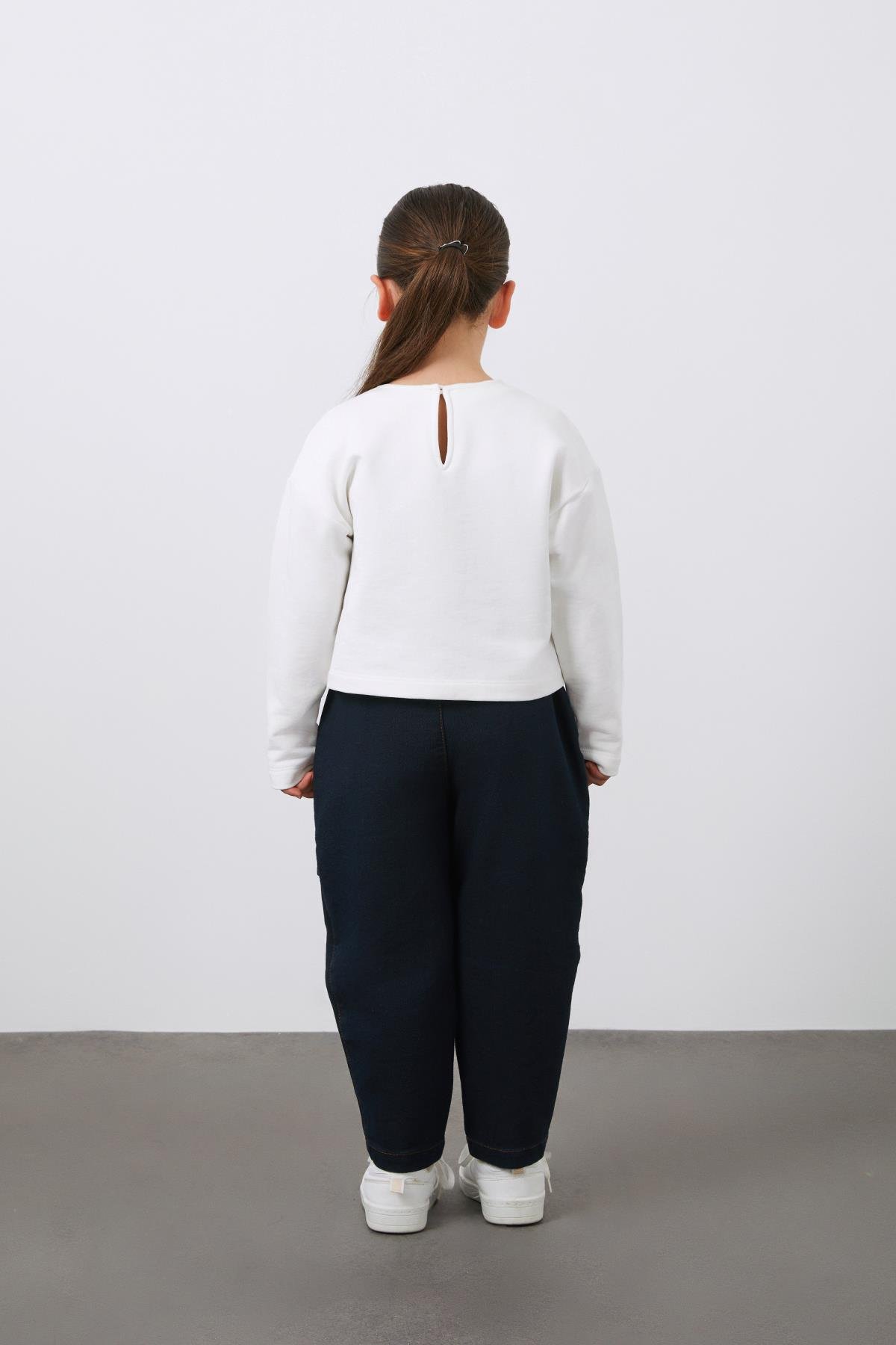 Nakış Detaylı Ekru Kız Çocuk Sweatshirt