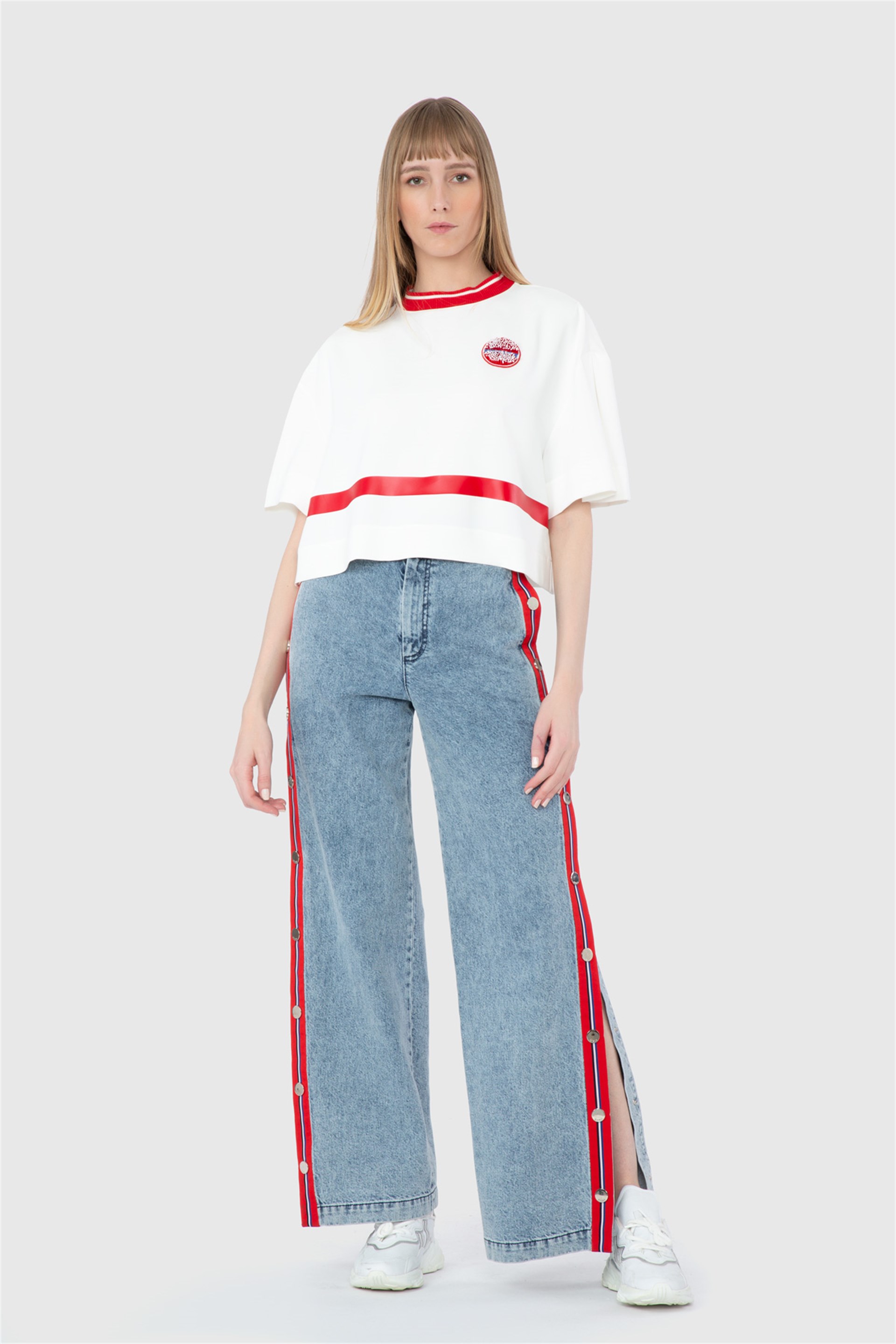 Nakış Detaylı Ekru Tshirt