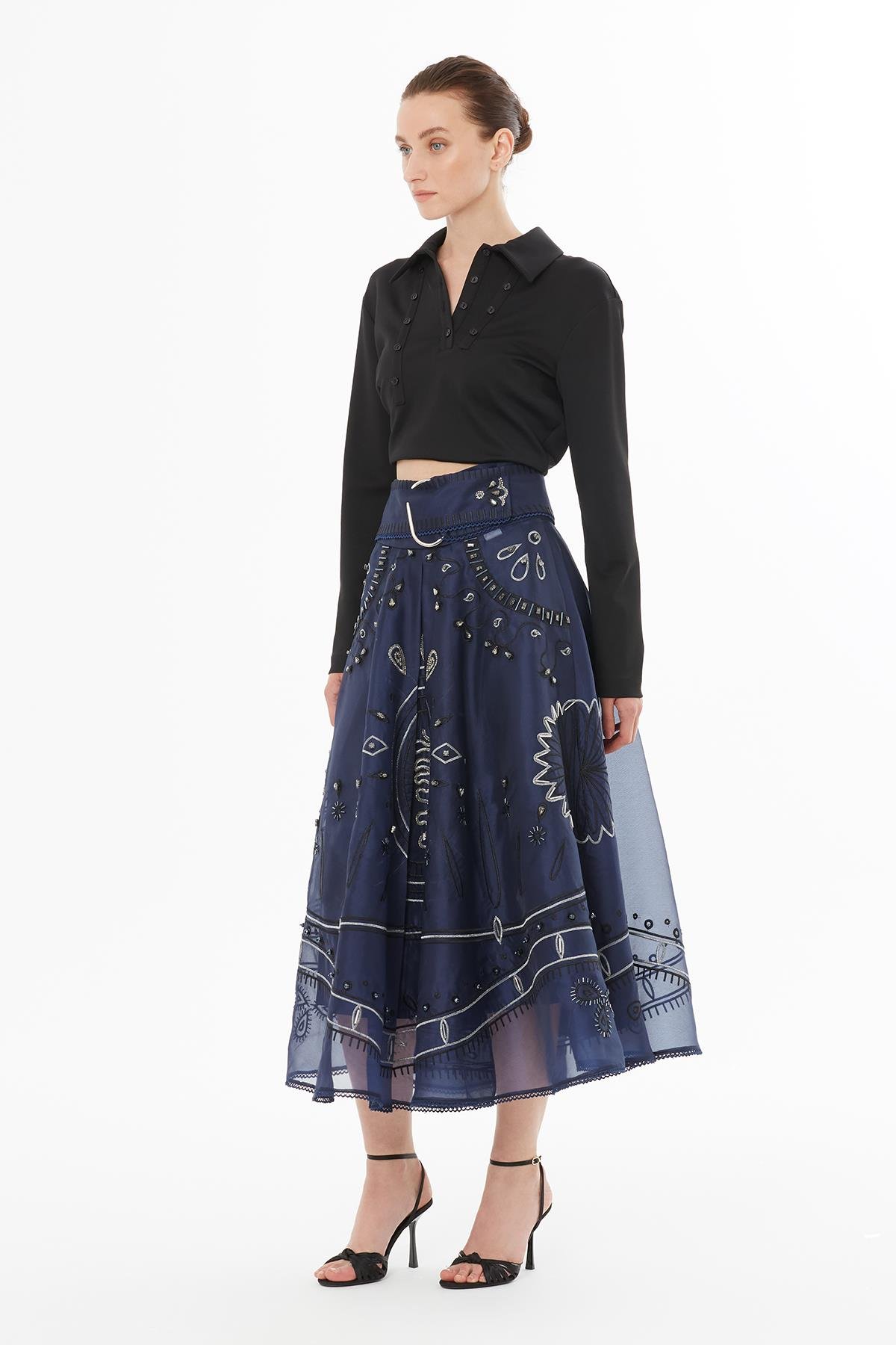 Nakış Detaylı İşlemeli Lacivert Etek