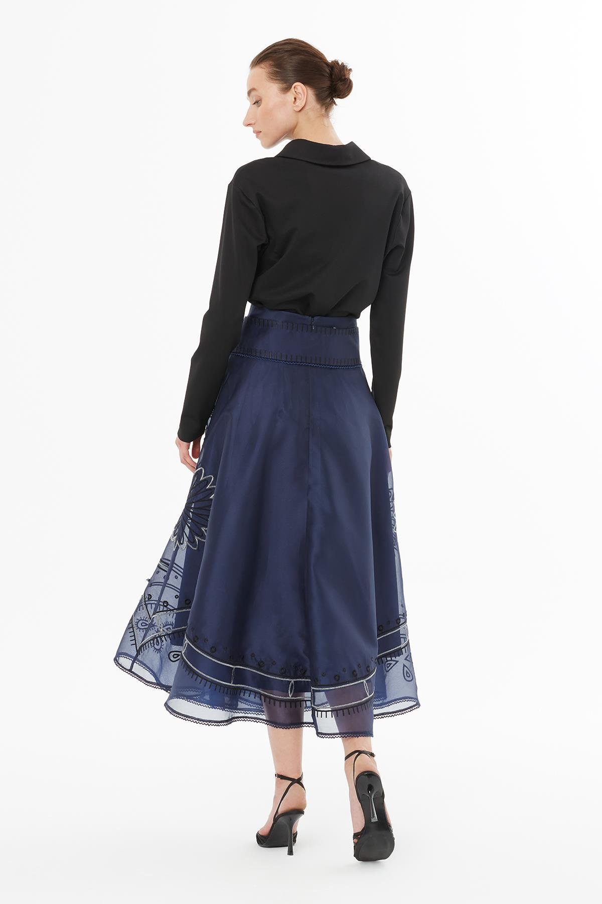 Nakış Detaylı İşlemeli Lacivert Etek