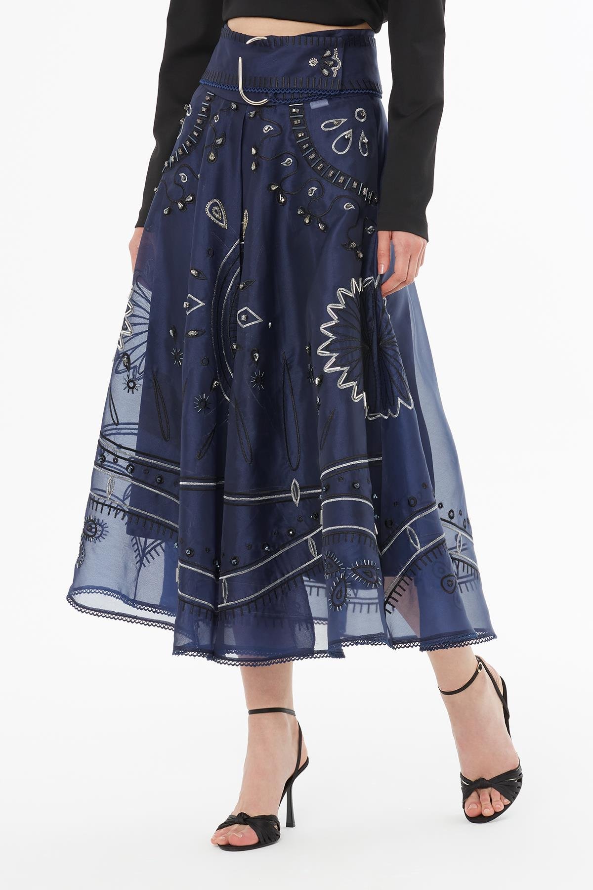 Nakış Detaylı İşlemeli Lacivert Etek