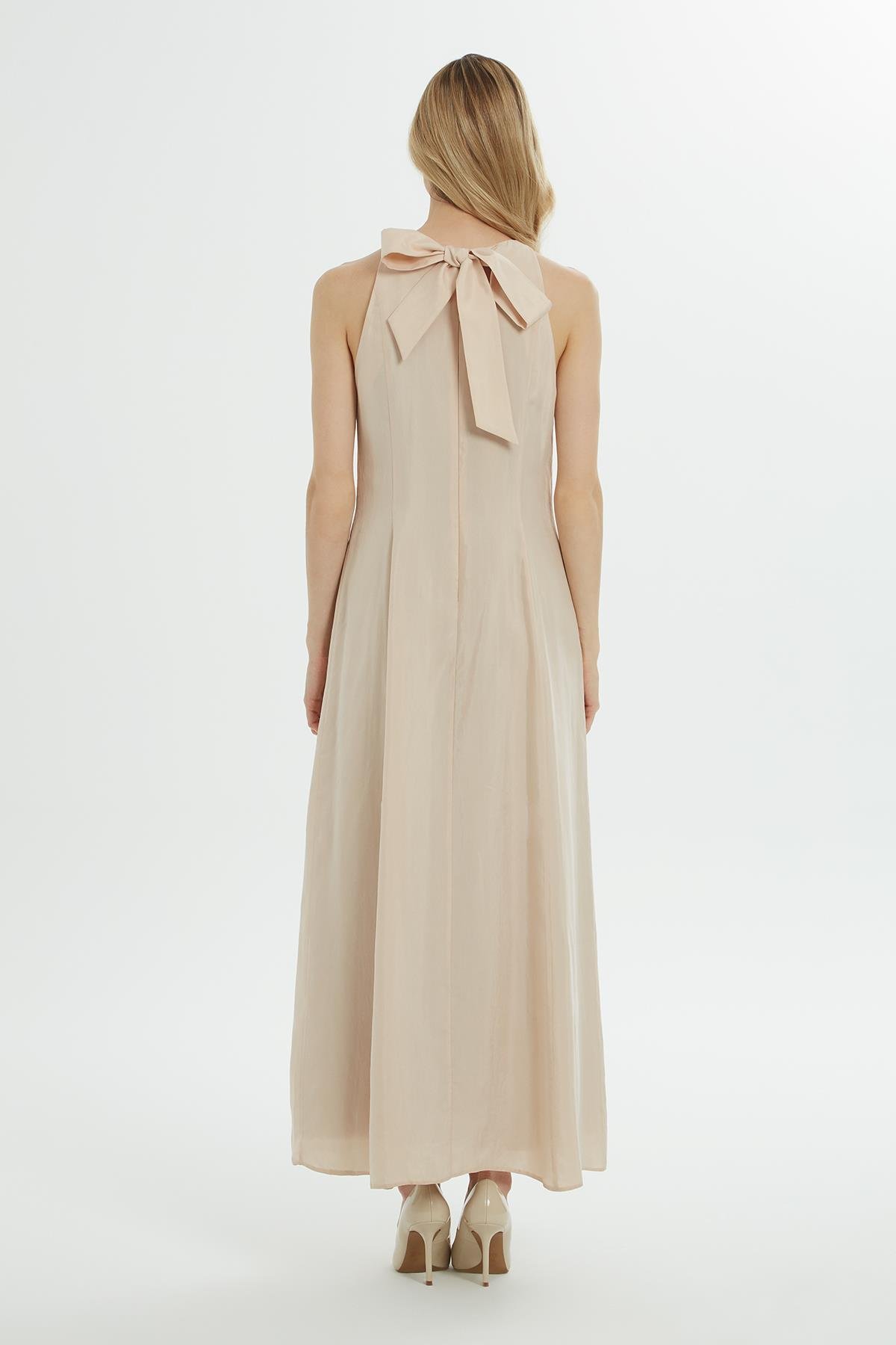 Nakış Detaylı Sıfır Kollu Astarlı Bej Elbise