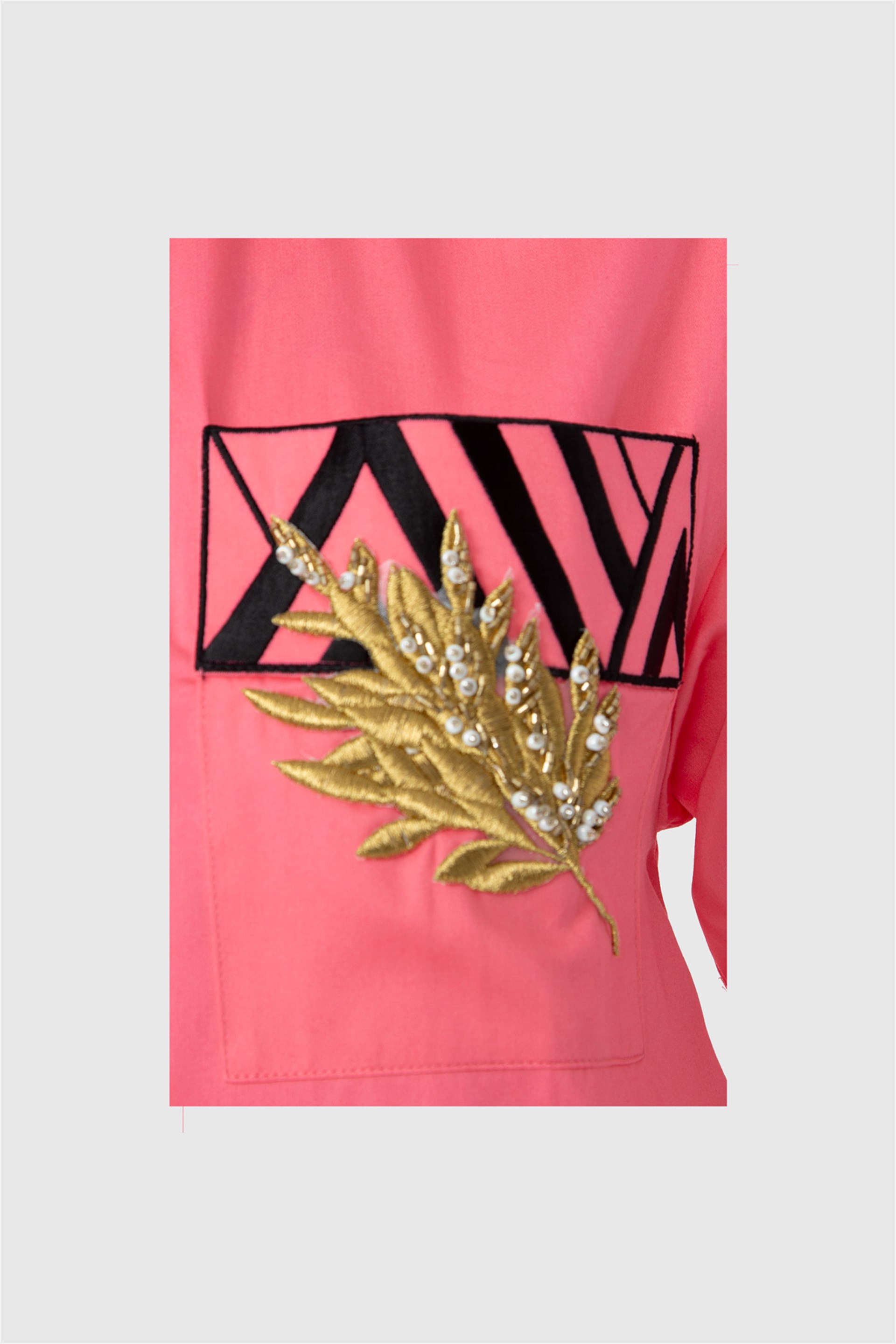 Embroidery Detailed Pocket Crop Red Shirt