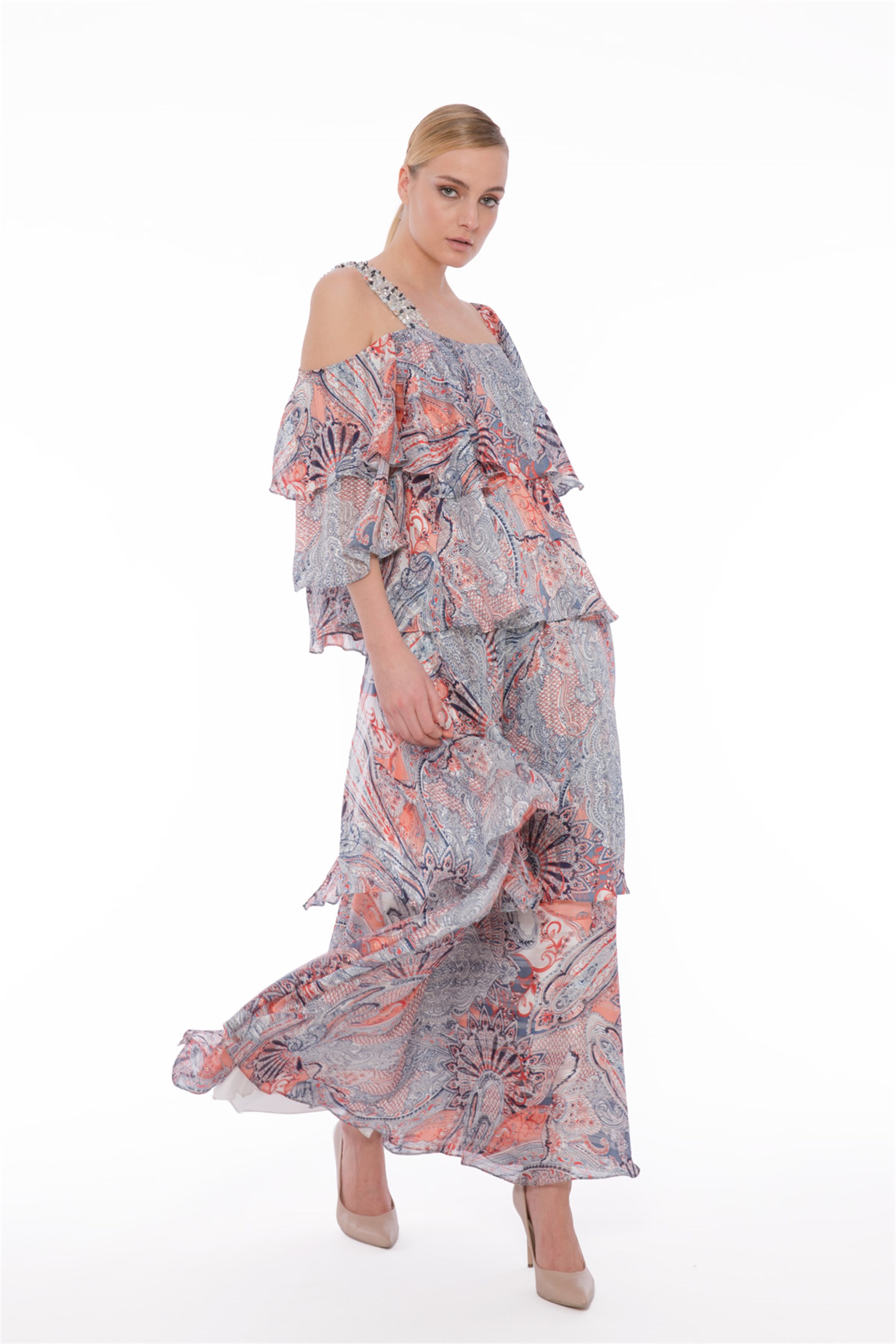 Omuz Askısı İşlemeli Off Shoulder Katlı Desenli Kırmızı Şifon Elbise
