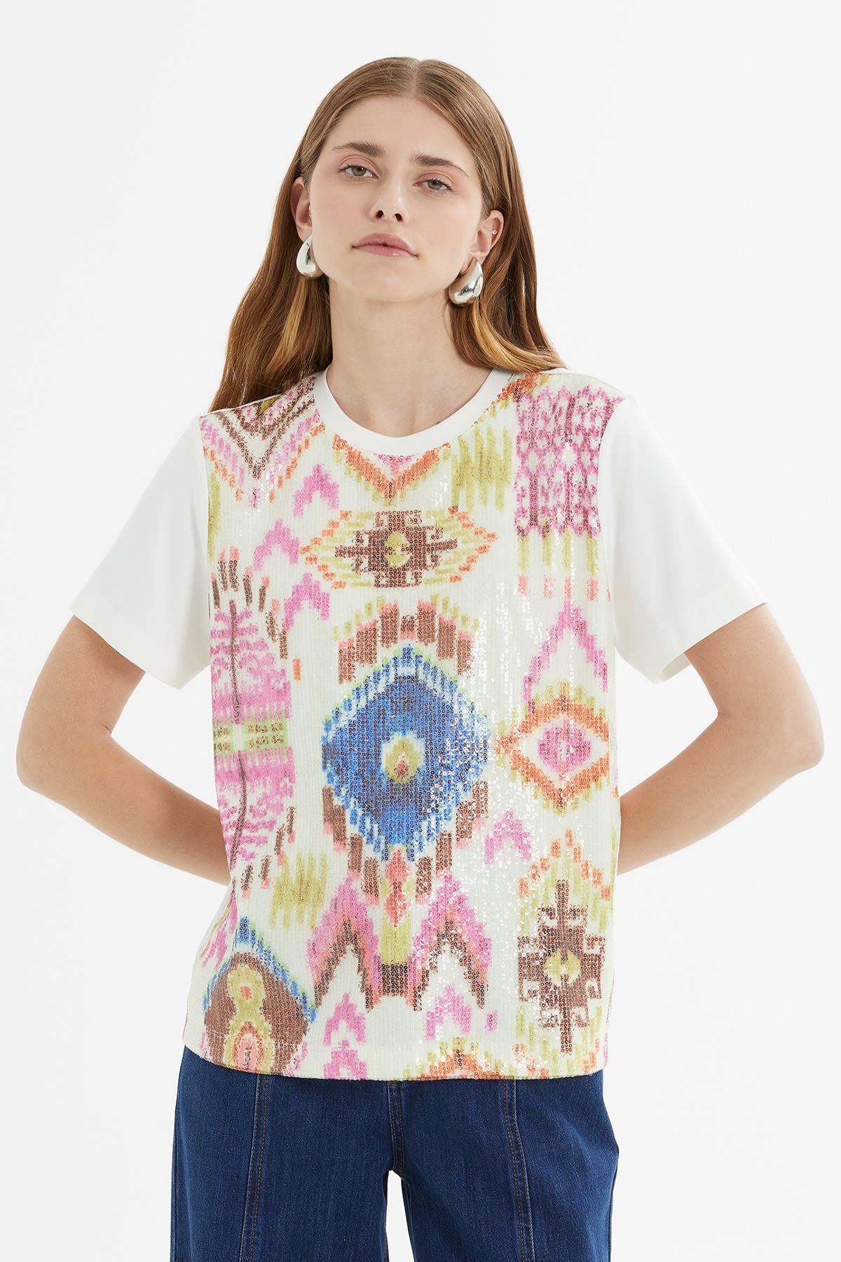 Front Body Sequin Sequin Patterned Short Sleeve T-Shirt