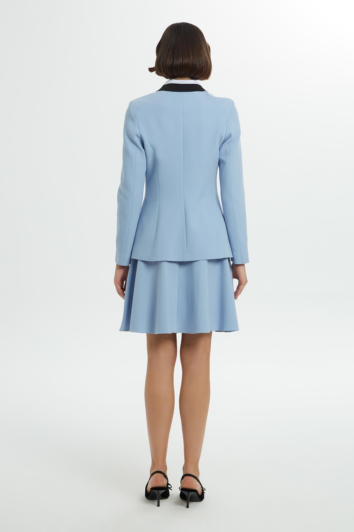 Ön Etek Ucu Kısa Ceket  Ve Yandan Fermuarlı  Mini Etekli Mavi Takım