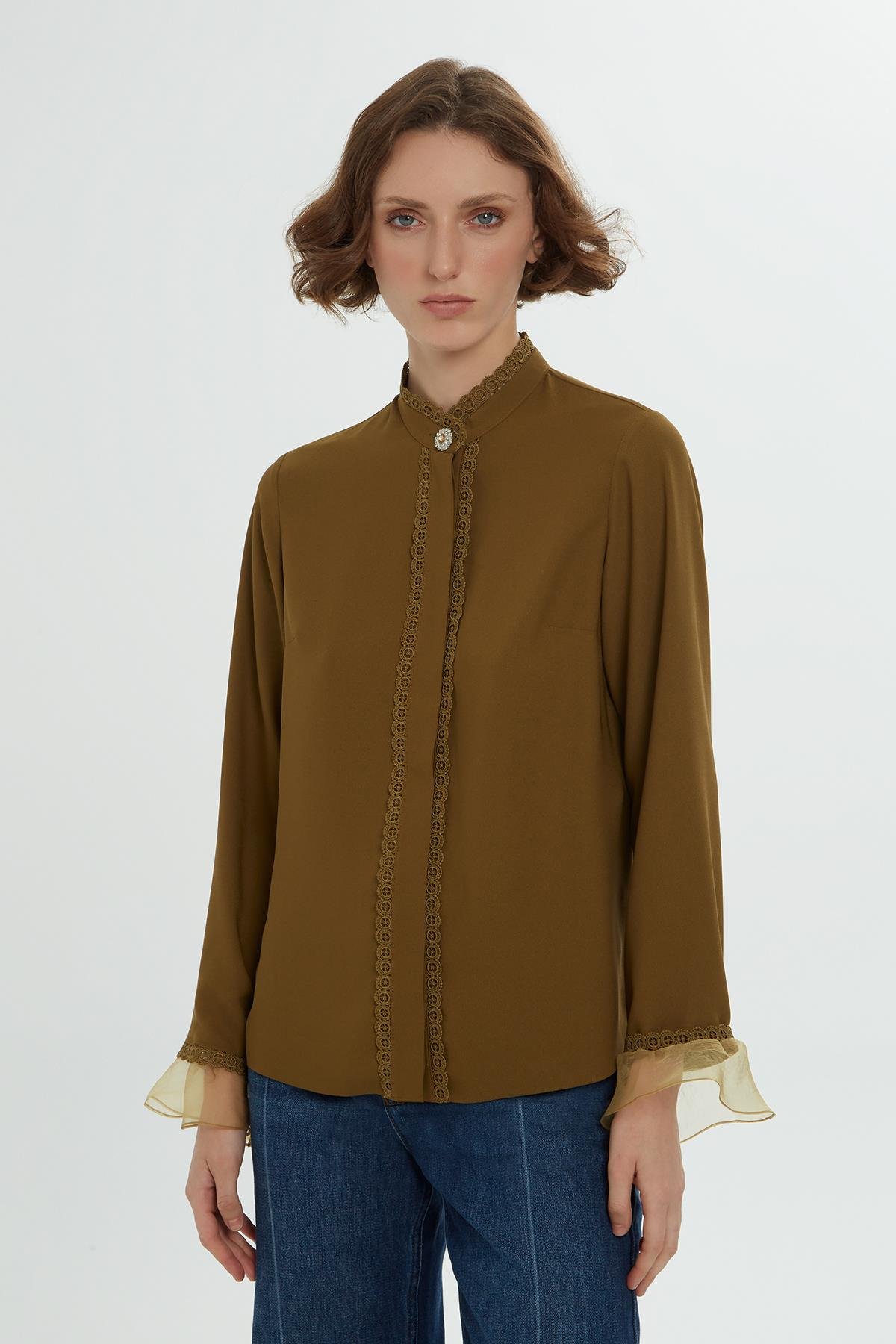 Ön Pat Dantel Detaylı Kol Ucu Şifon Yeşil Gömlek