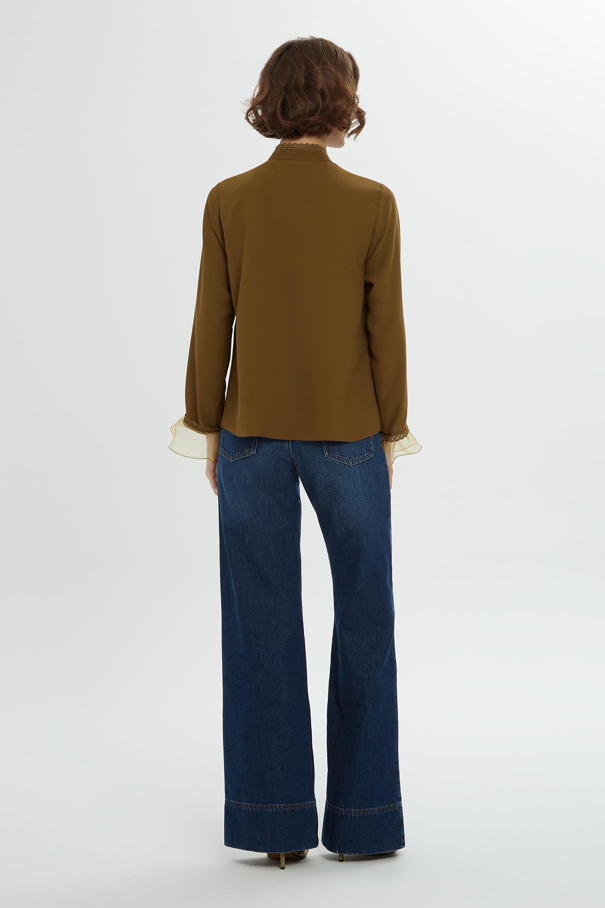 Ön Pat Dantel Detaylı Kol Ucu Şifon Yeşil Gömlek