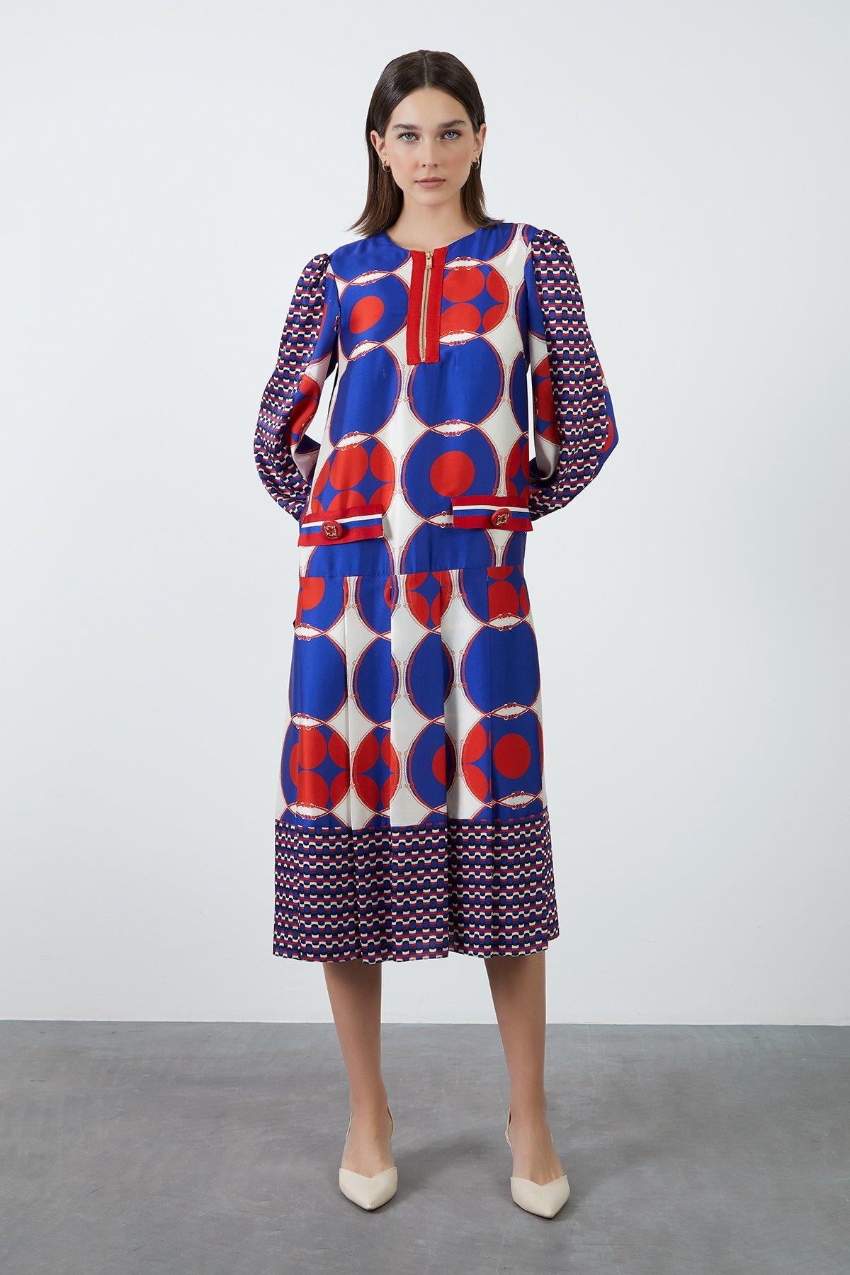 Long Dress with Front Zipper Detail and Pattern
