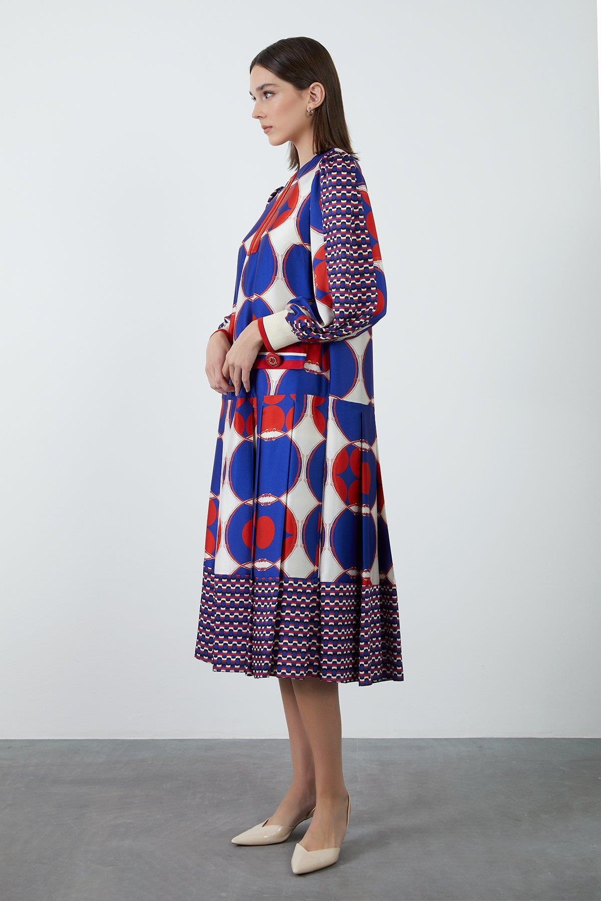 Long Dress with Front Zipper Detail and Pattern