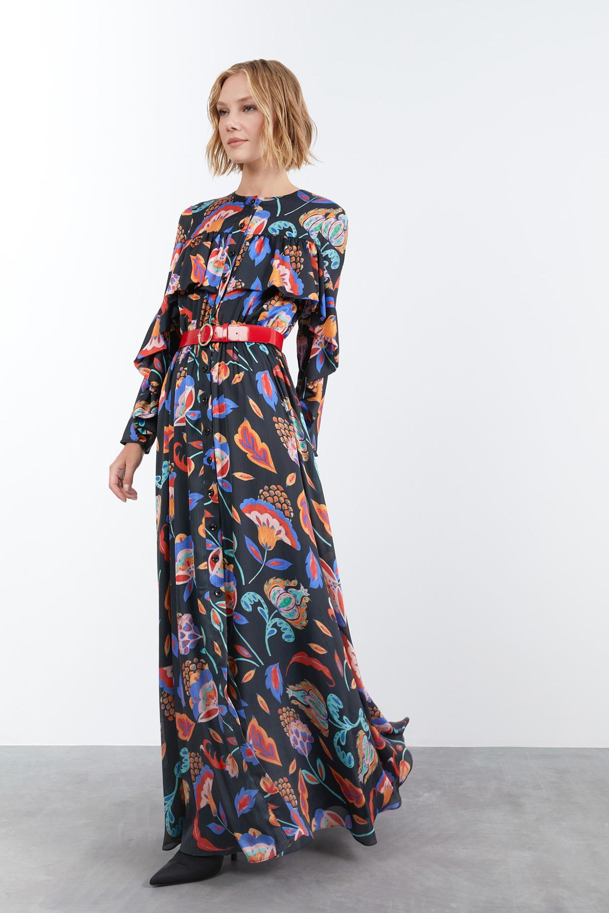 Önü Ve Kolları Fırfır Detaylı Desenli Siyah Uzun Elbise