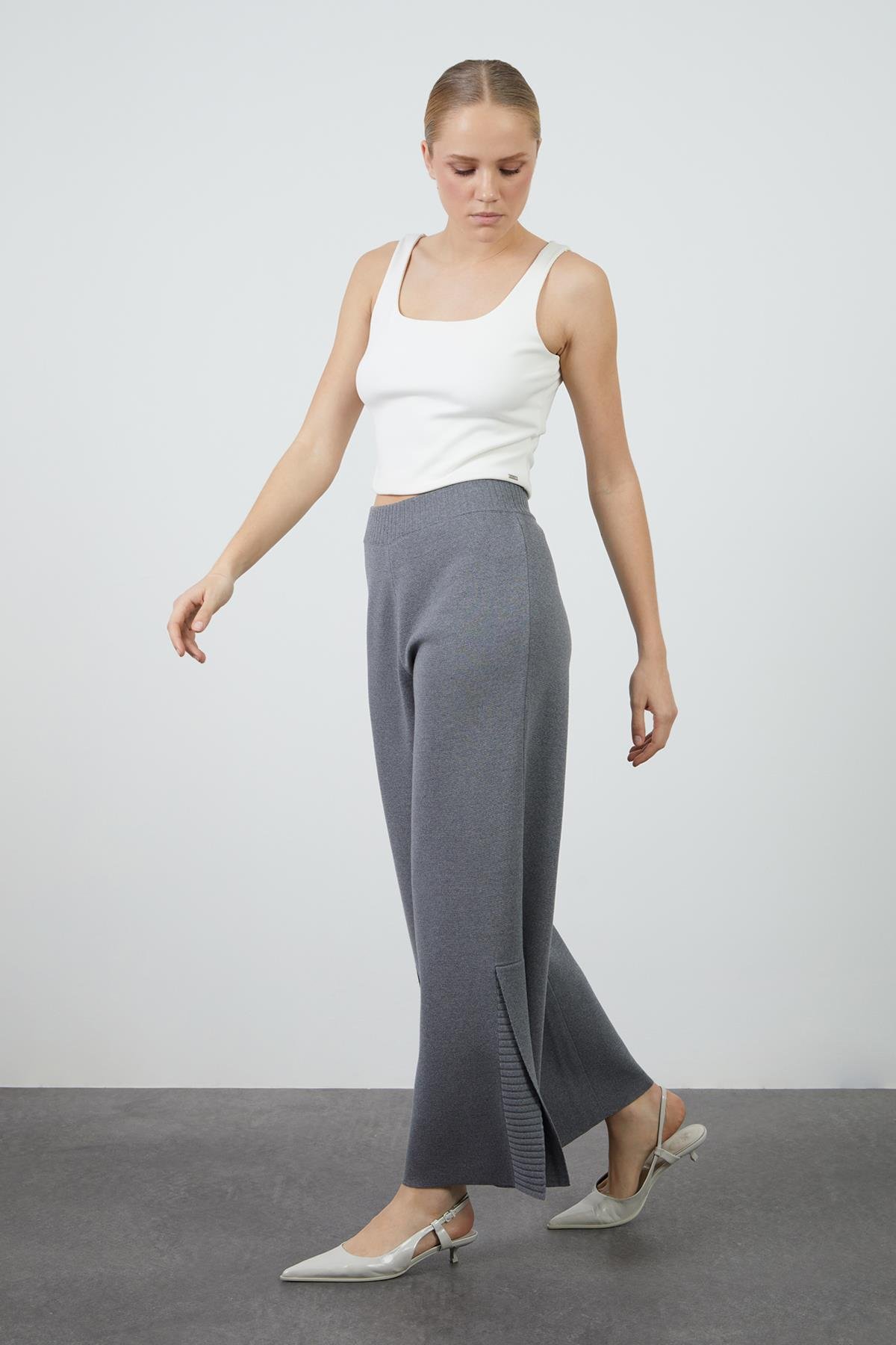 Wide Legs And Slit Knitwear Trousers