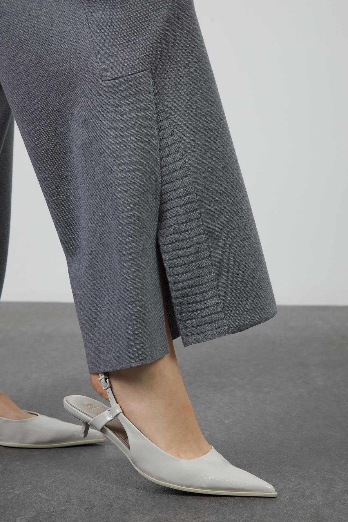 Wide Legs And Slit Knitwear Trousers