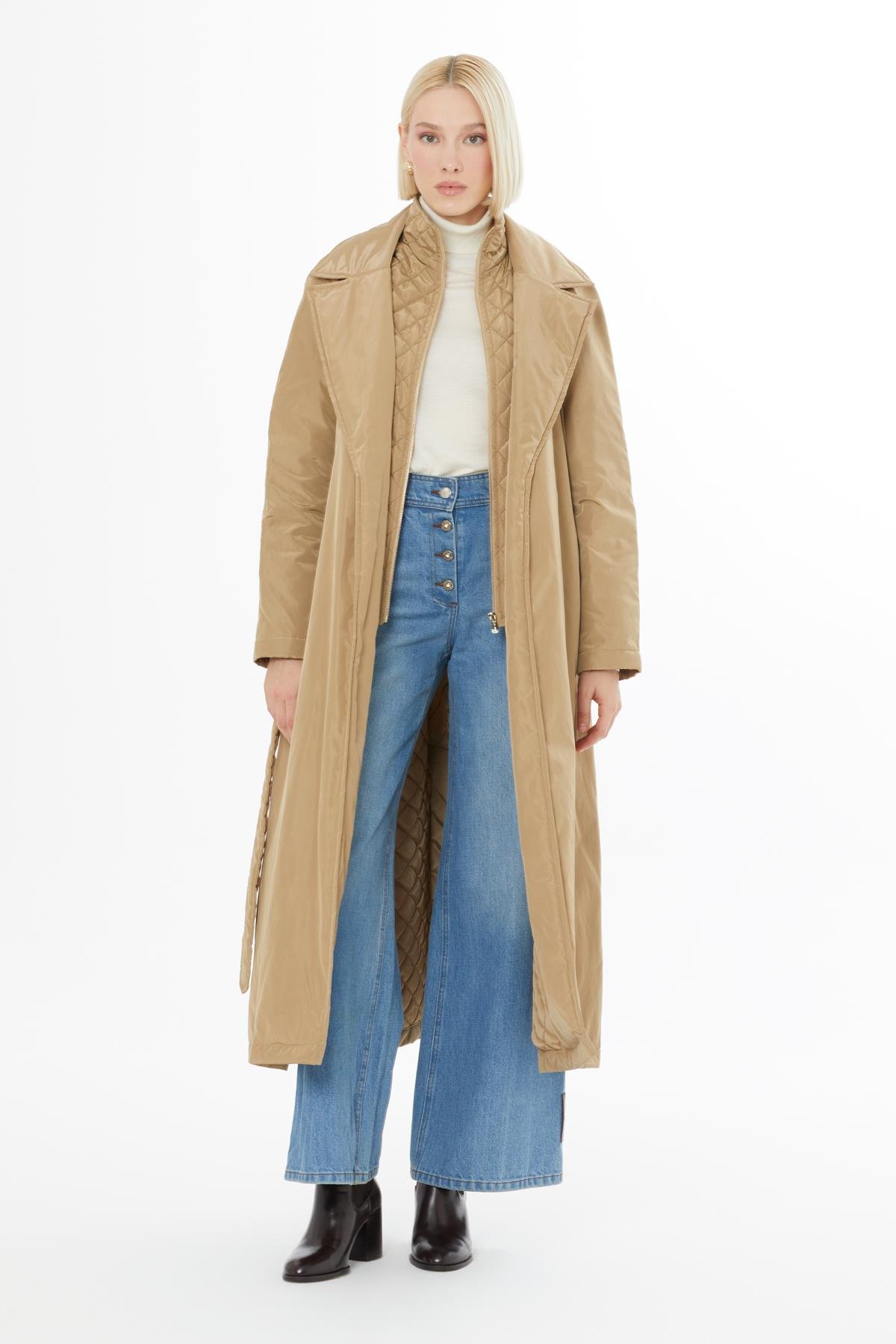 Parlak Kumaş Uzun Bej Trençkot