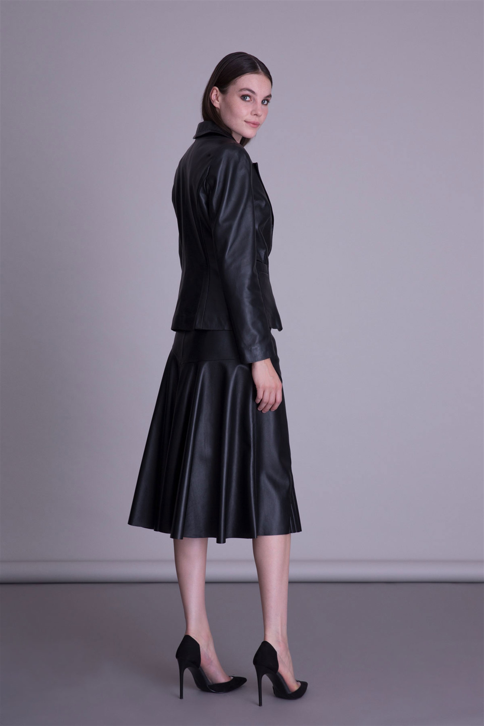 Pleat Detailed Black Midi Leather Skirt