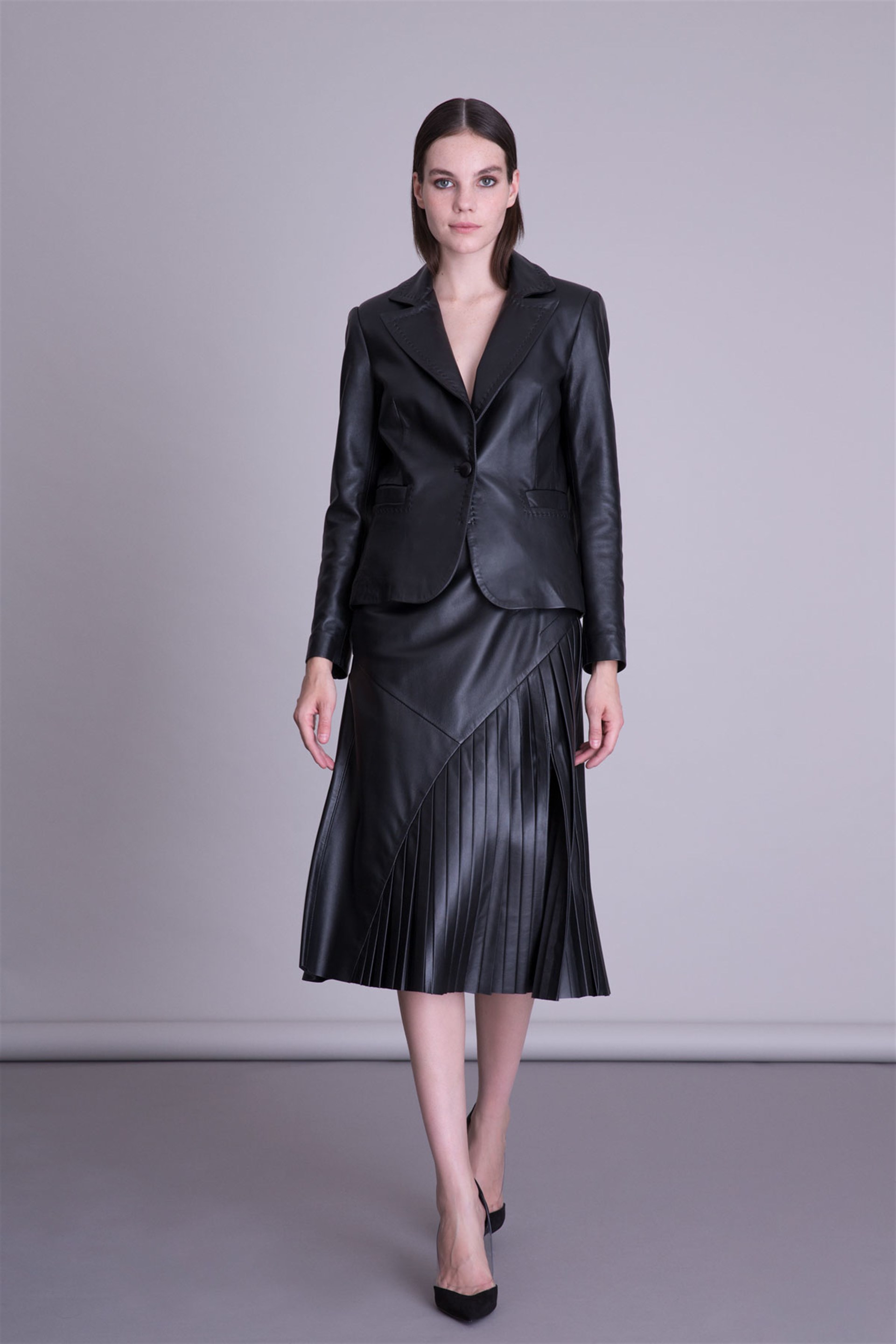 Pleat Detailed Black Midi Leather Skirt