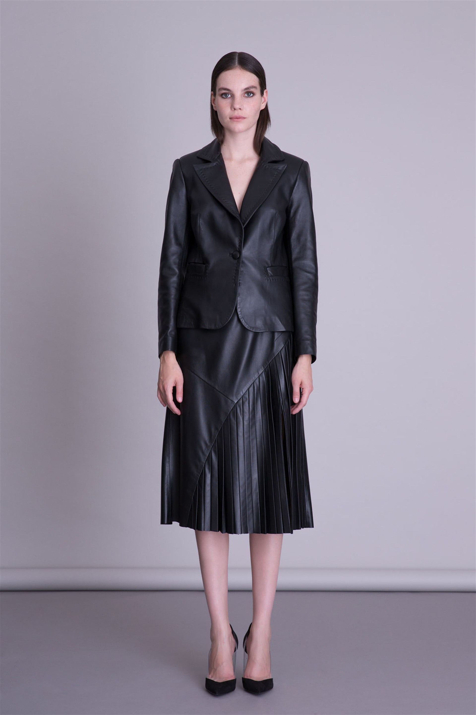 Pleat Detailed Black Midi Leather Skirt