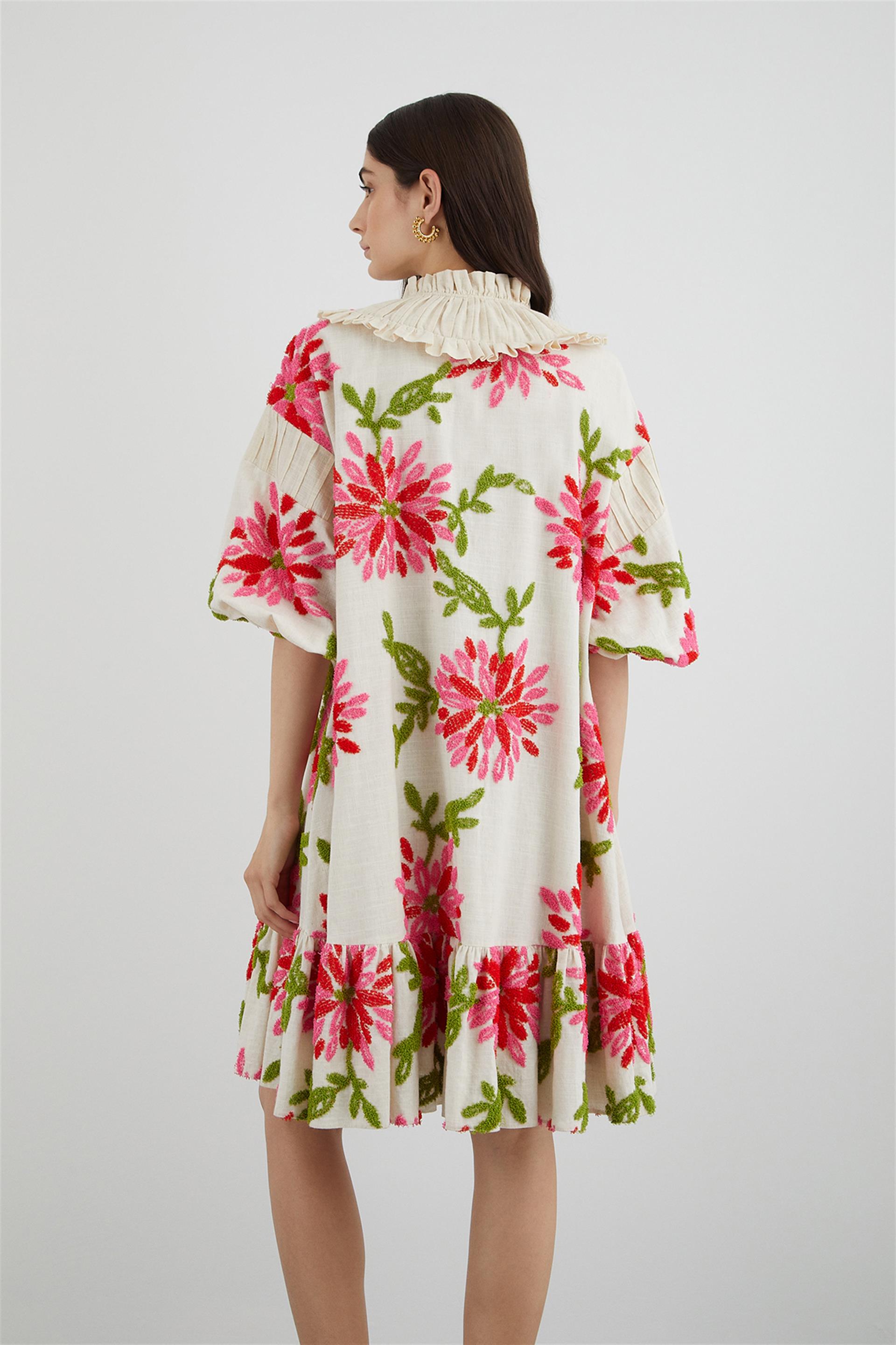 İşleme Yaka Detaylı Çiçekl Desenli Pembe Elbise