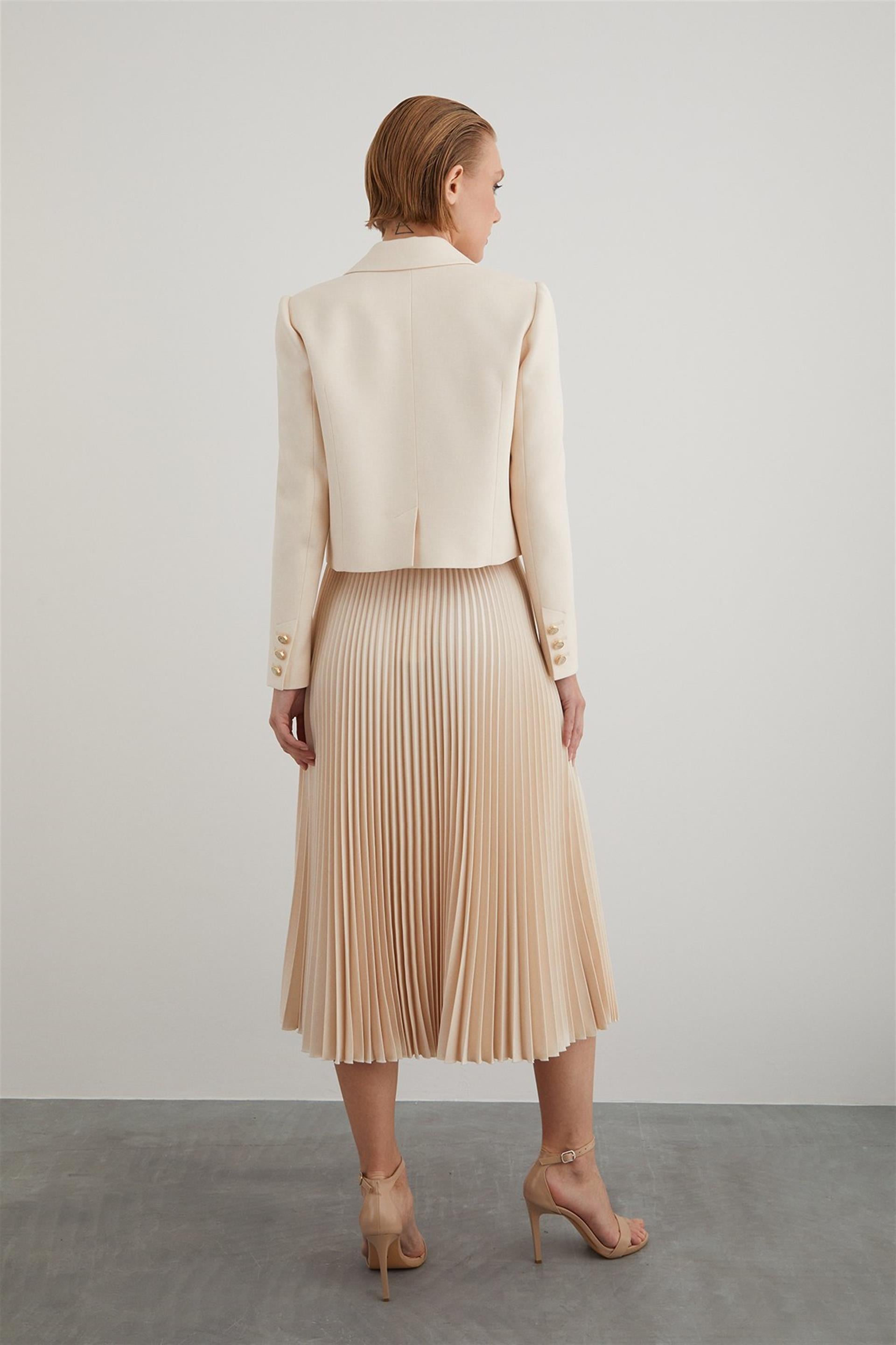 Pleated Short Jacket Skirt Ecru Suit