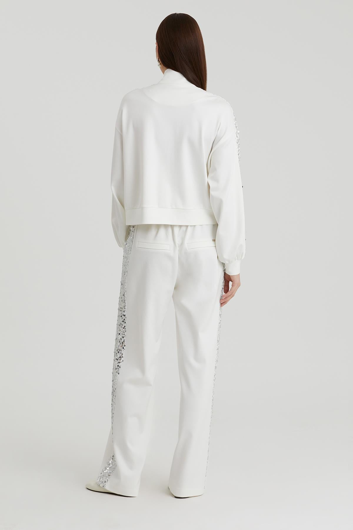 Pullu İşlemeli Siyah Eşofman Üstü