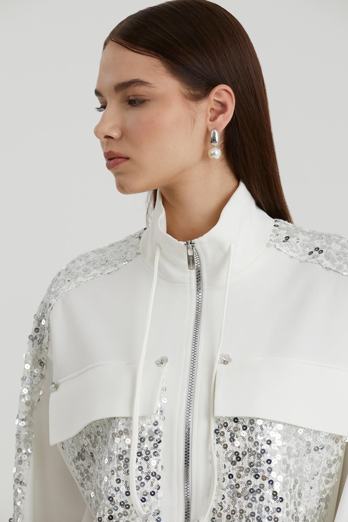 Pullu İşlemeli Siyah Eşofman Üstü