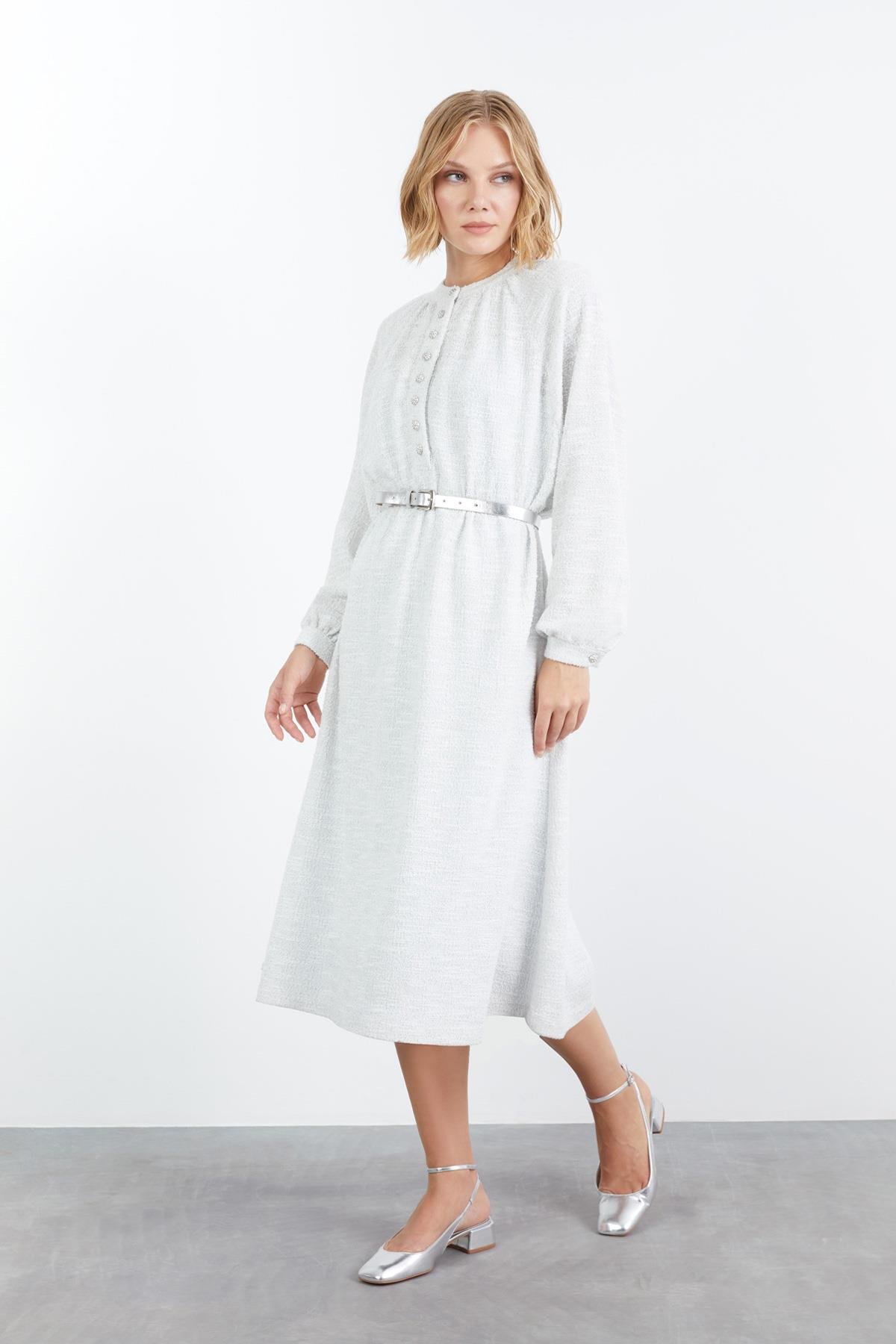 Reglan Kollu Beyaz Midi Boy Elbise