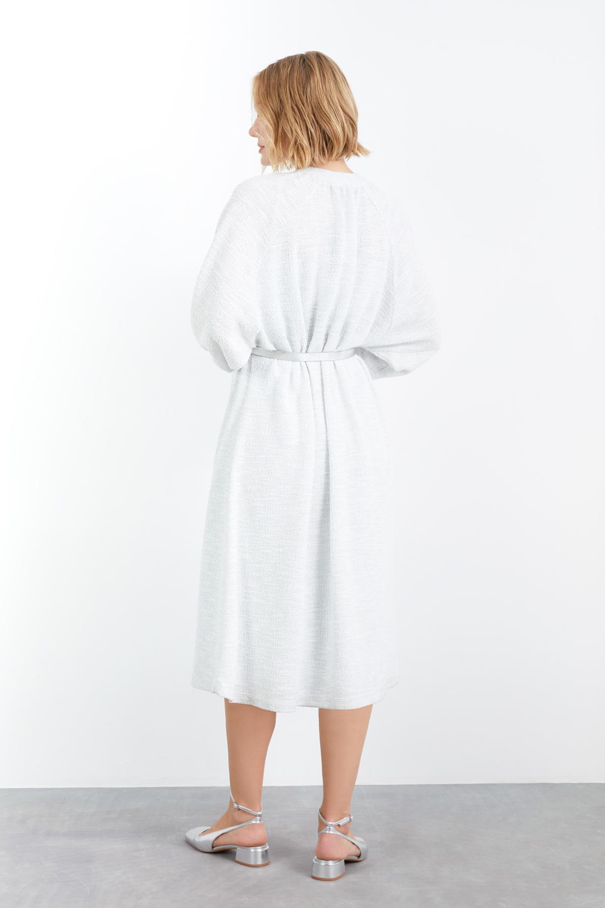 Reglan Kollu Beyaz Midi Boy Elbise