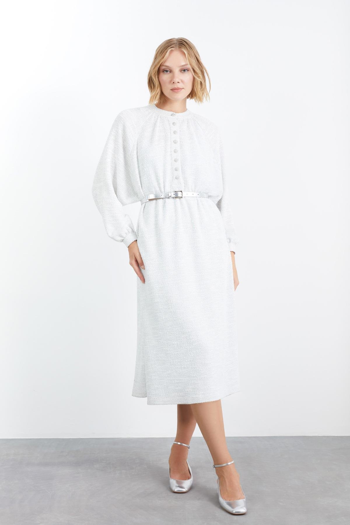 Reglan Kollu Beyaz Midi Boy Elbise
