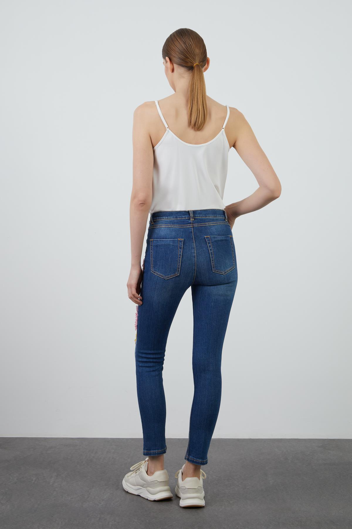 Renkli İşleme Detaylı Skiny Jean