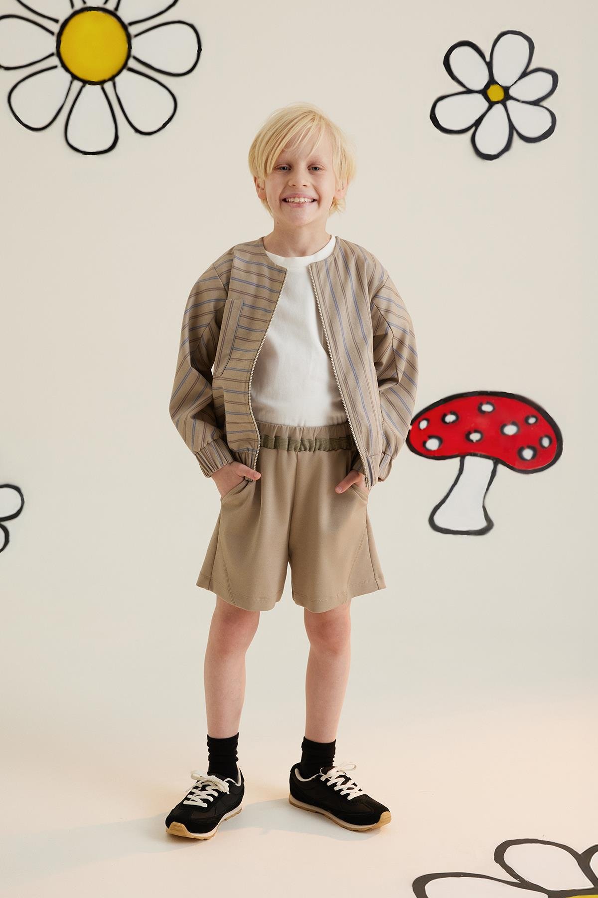 Şerit Aksesuarlı Cepli Yeşil Şort