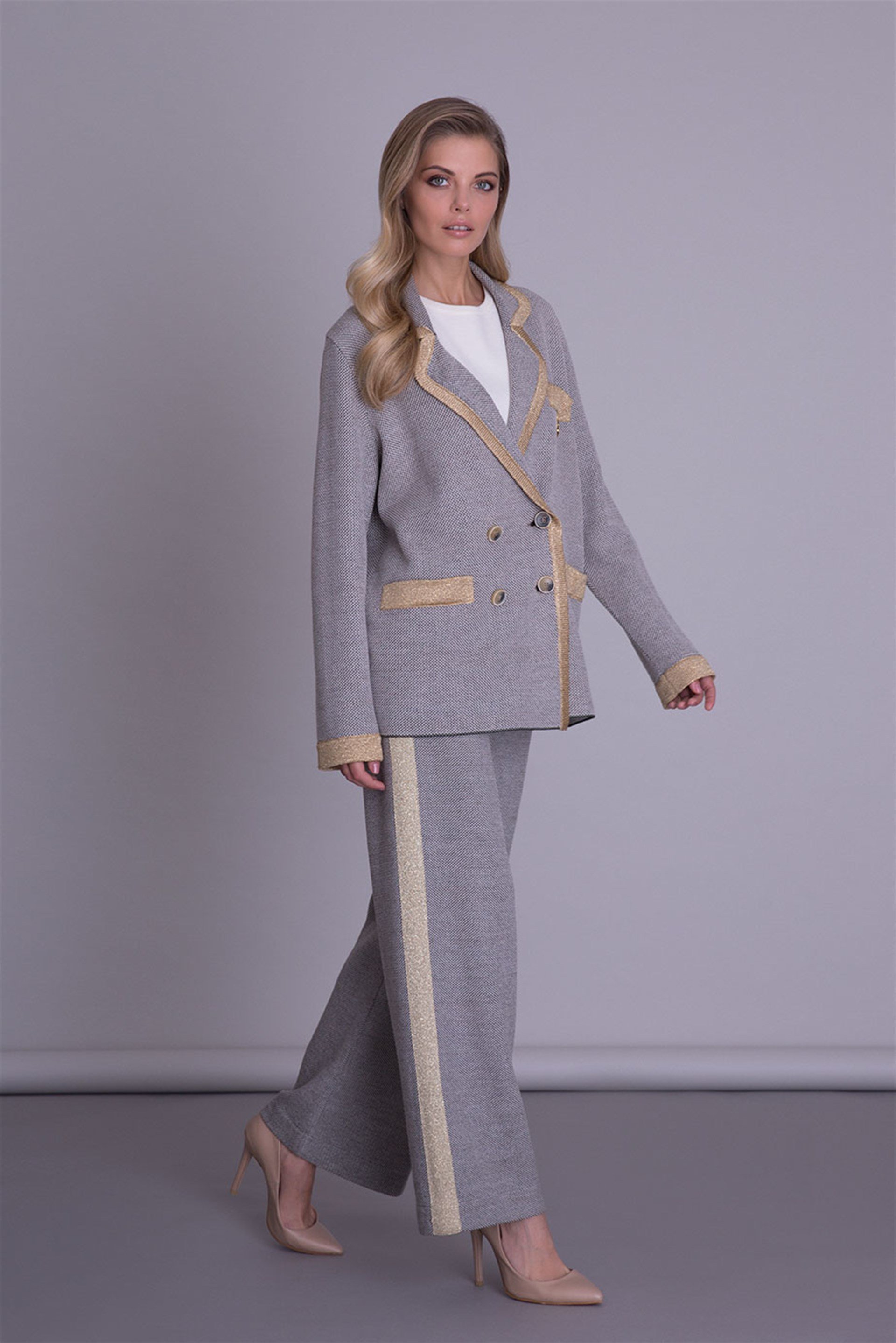 Şerit Detaylı Bol Paça Gri Triko Pantolon