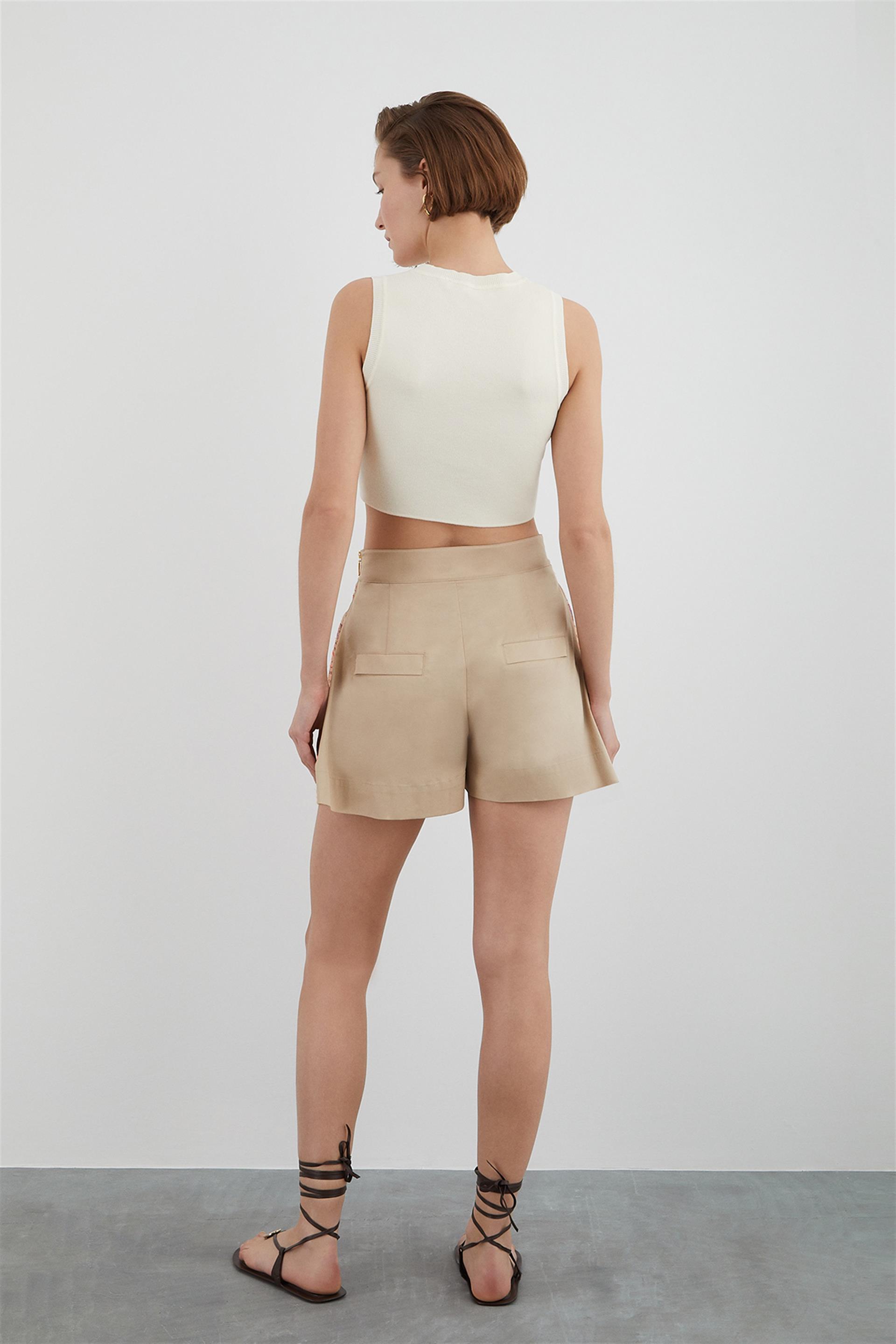 Etnik Motif Desenli Şort