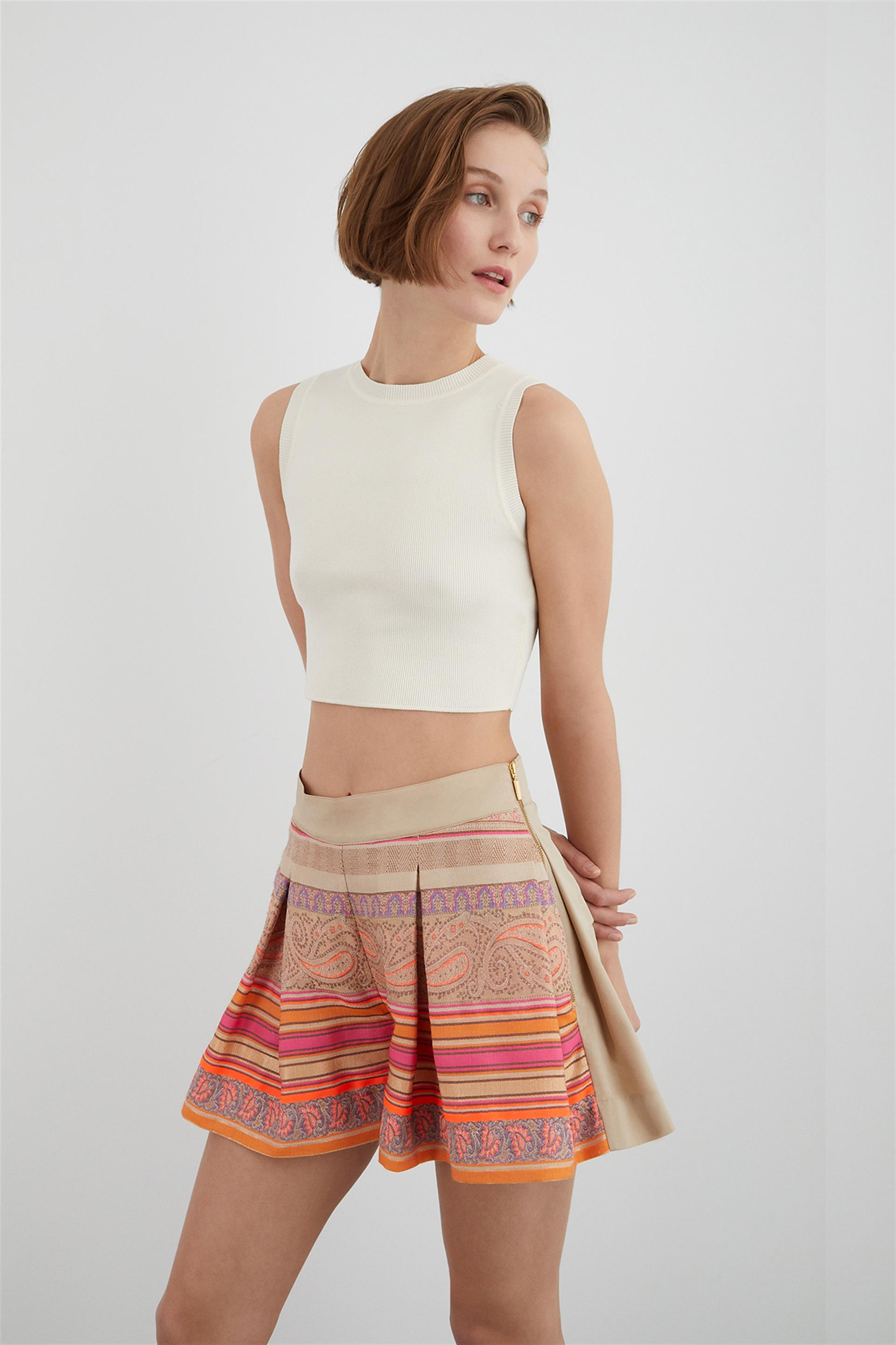 Etnik Motif Desenli Şort