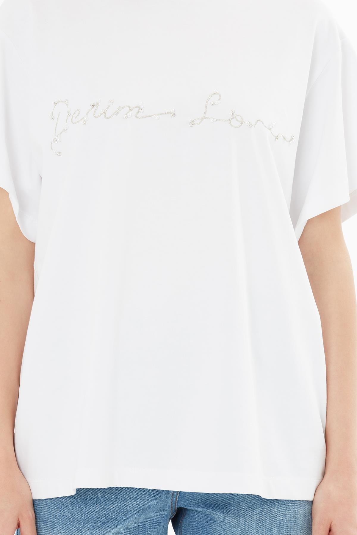 Simli Nakışlı Beyaz T-Shirt