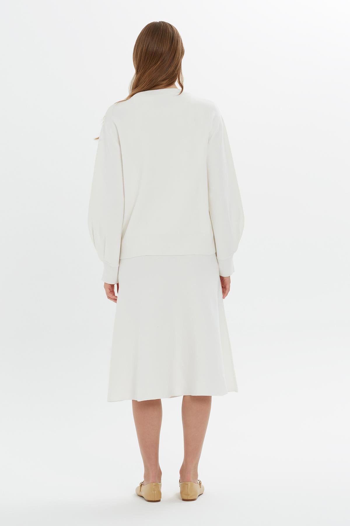 Sol Yaka Çiçek Detaylı Uzun Kollu Ekru Triko Ceket