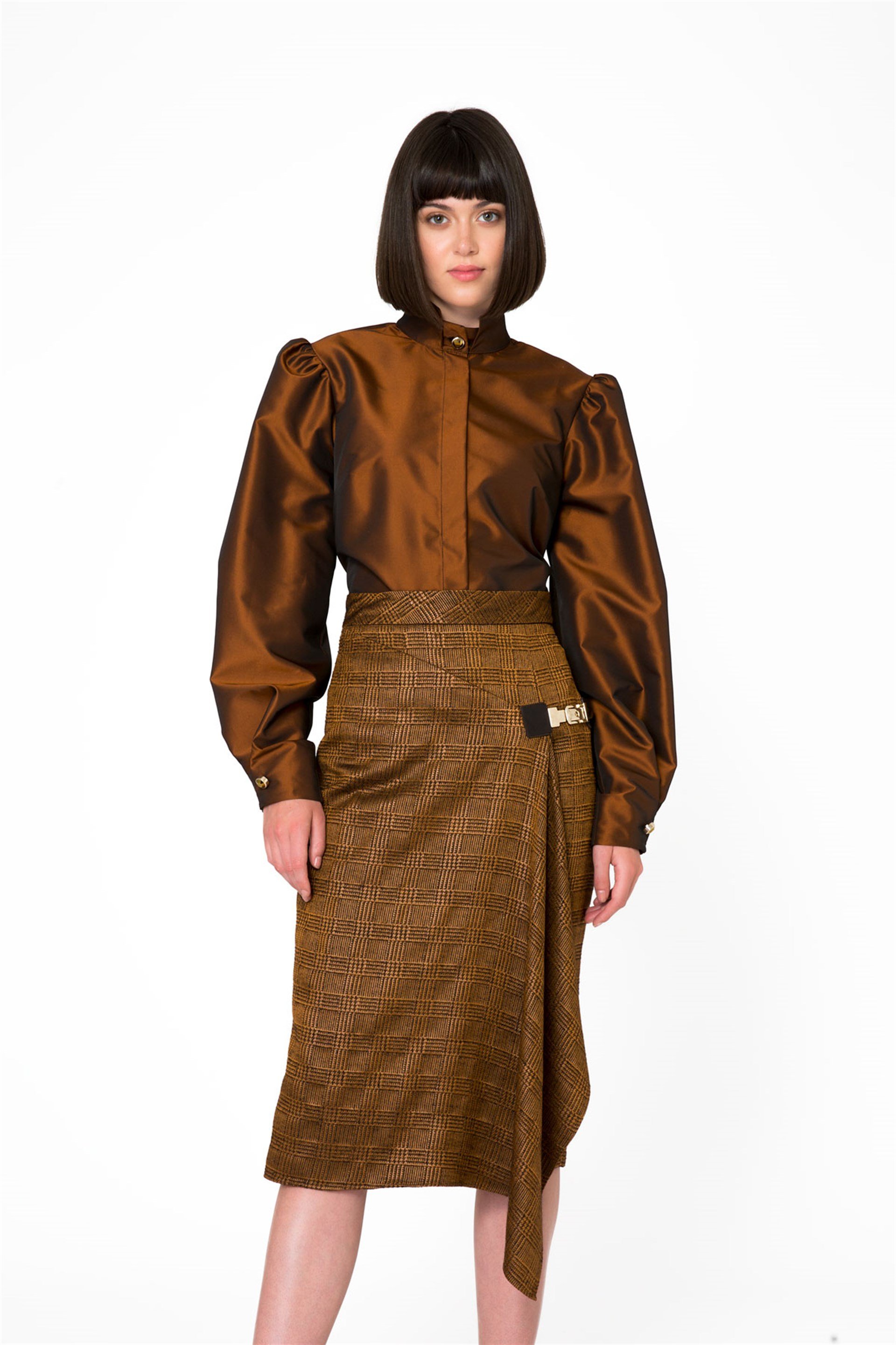 Toka Detaylı Asimetrik Kesim Parlak Tarçın Rengi Kalem Etek