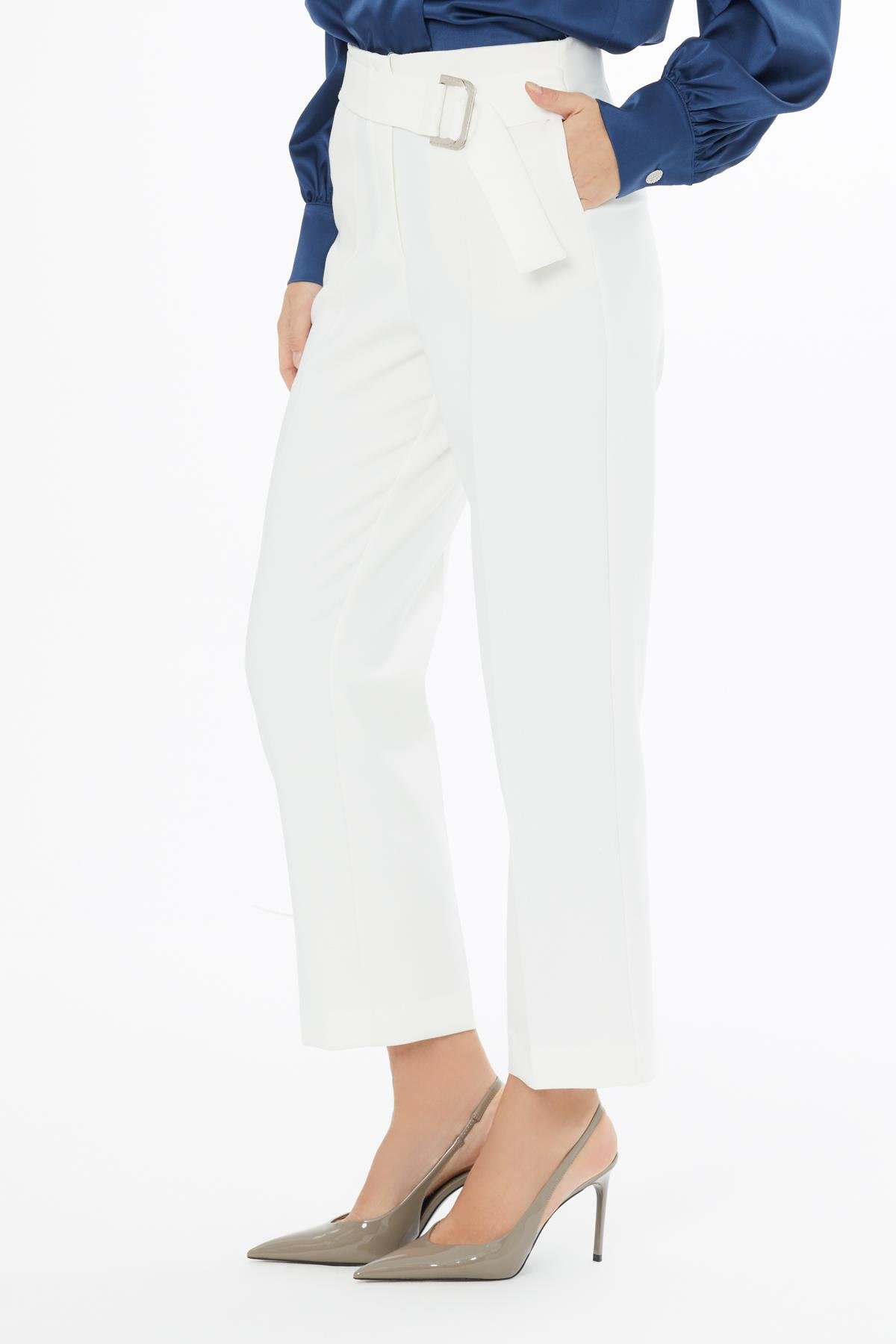 TOKA DETAYLI YÜKSEK VEL PANTOLON