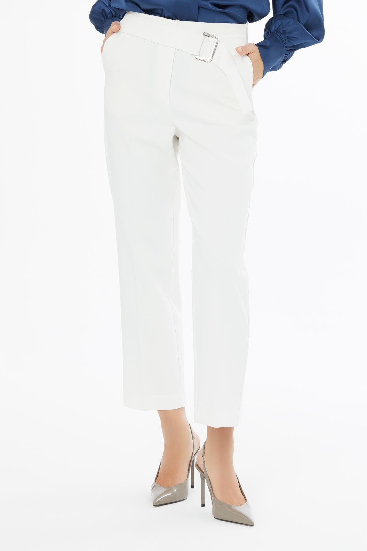 TOKA DETAYLI YÜKSEK VEL PANTOLON