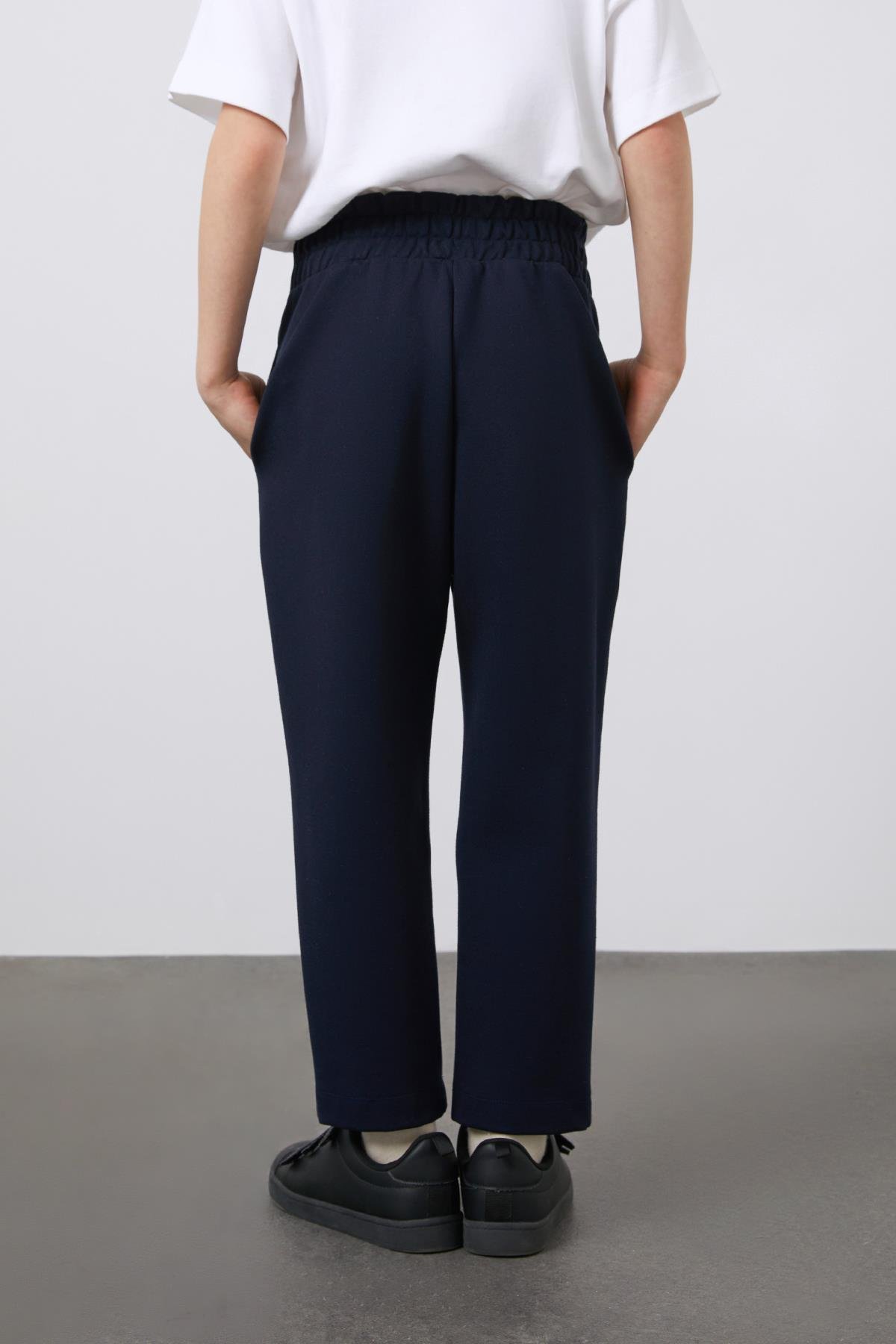 Triko Detaylı Yüksel Bel Lacivert Pantolon