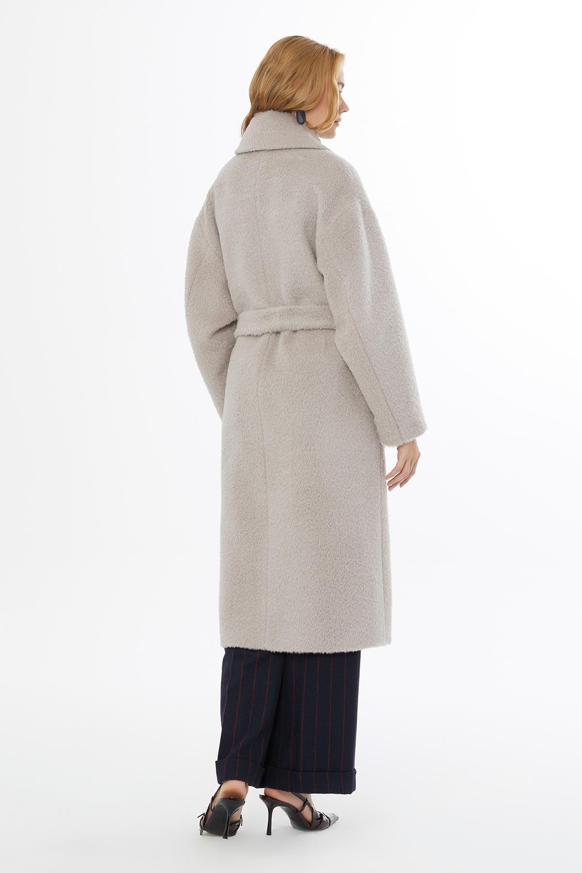 Vizon Renk Tüylü Görünümlü Kaban