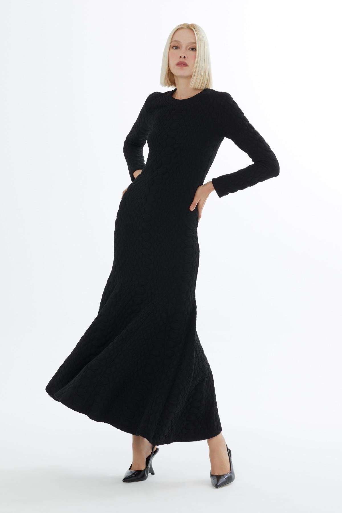 Ruffle Detail Maxi Length Snake Print Black Knit Dress