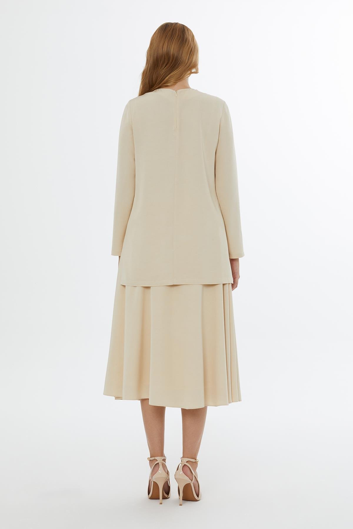 Yakası İşleme Detaylı Bej Uzun Tunik