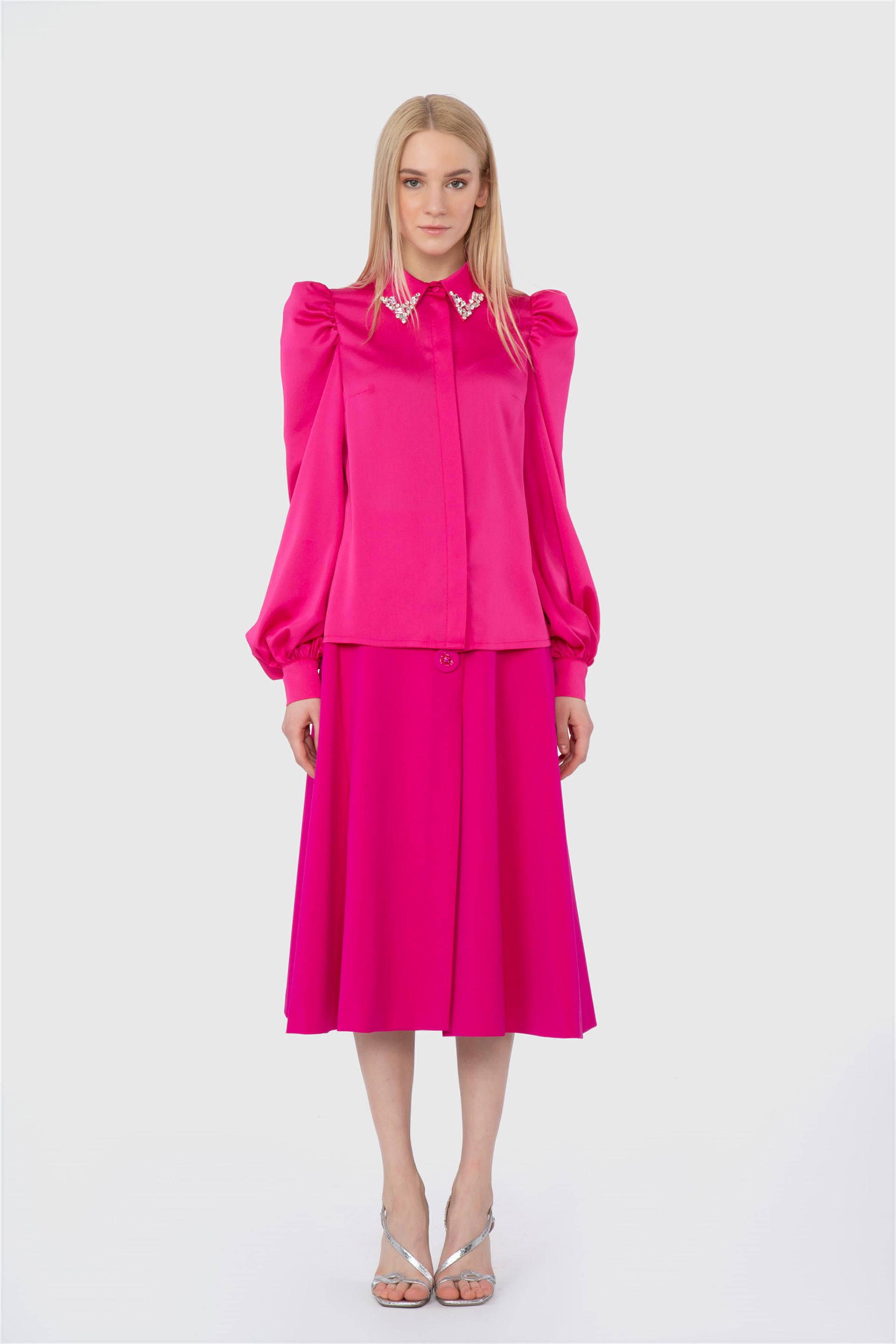 Yakası Taş İşlemeli Fuşya Bluz